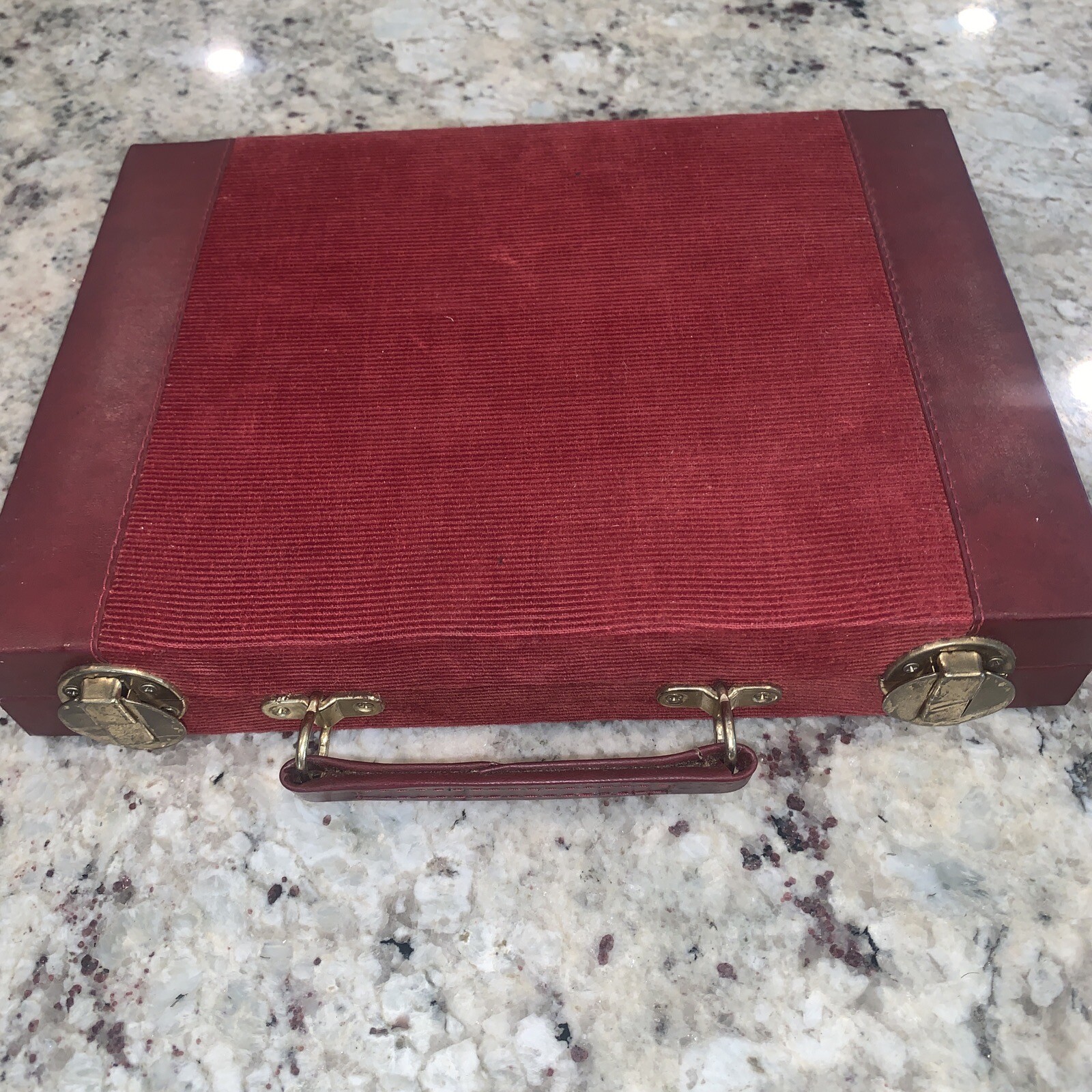 Cambor Backgammon Set. 4 Dice Cups Checkers Doubling Cube Maroon Size 11”x8” Vtg