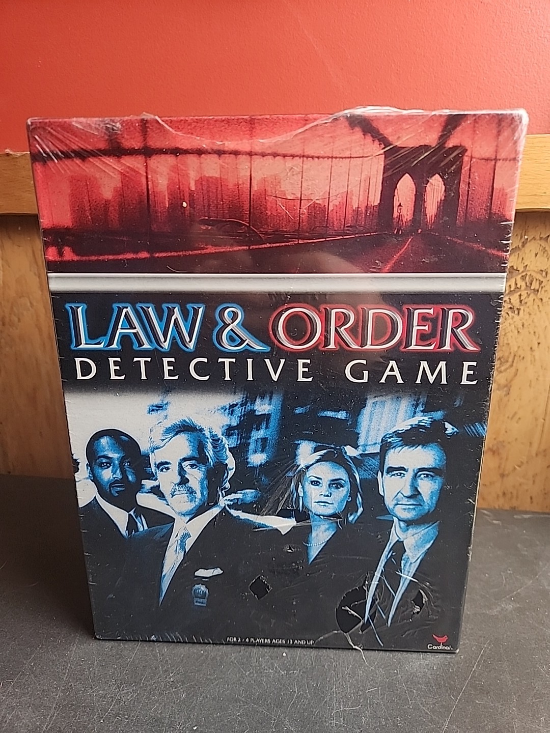 Law & Order Detective Game Cardinal Games 2-4 players ages 13+ TV Show