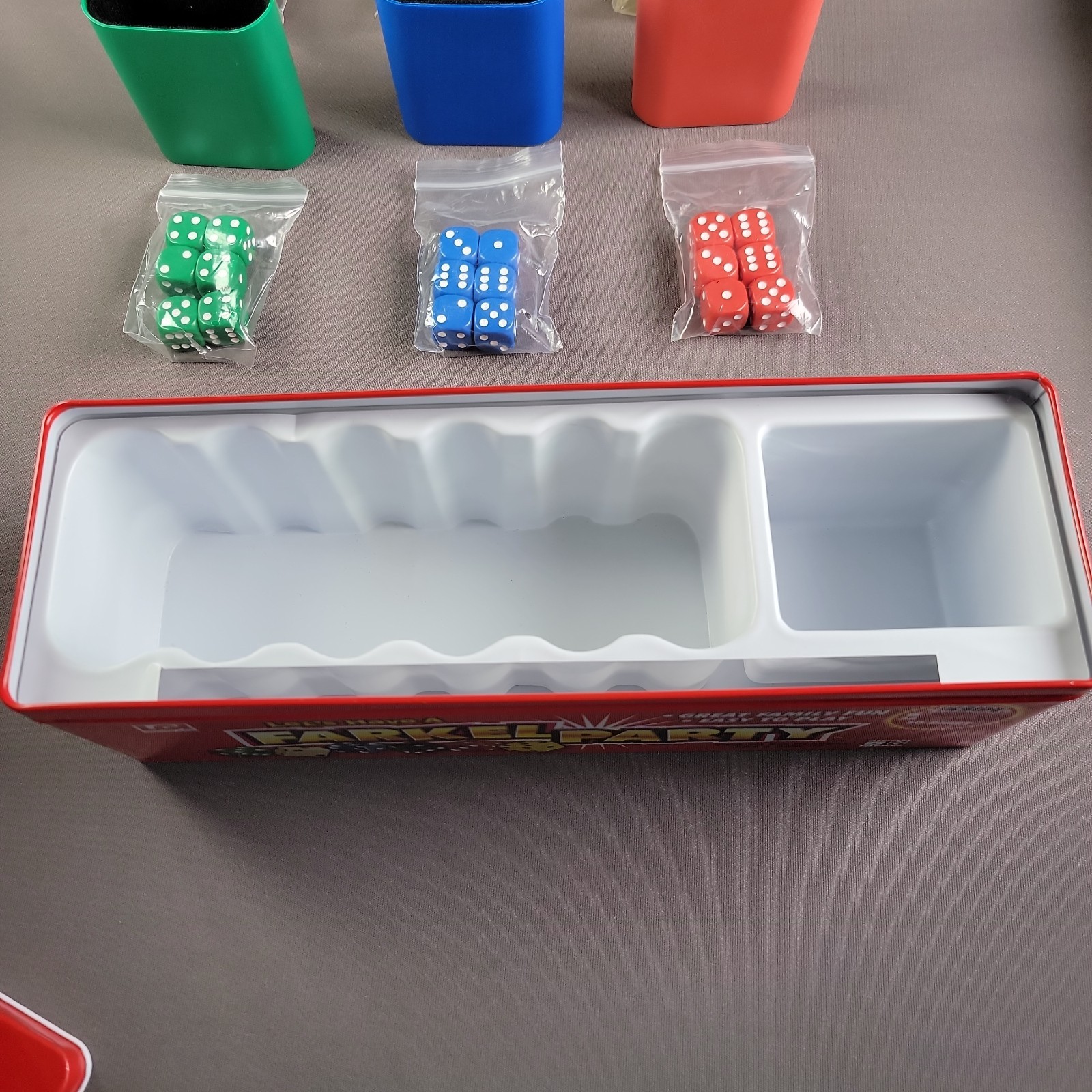 Farkel Party Dice Game Complete w. score cards & instructions original metal box