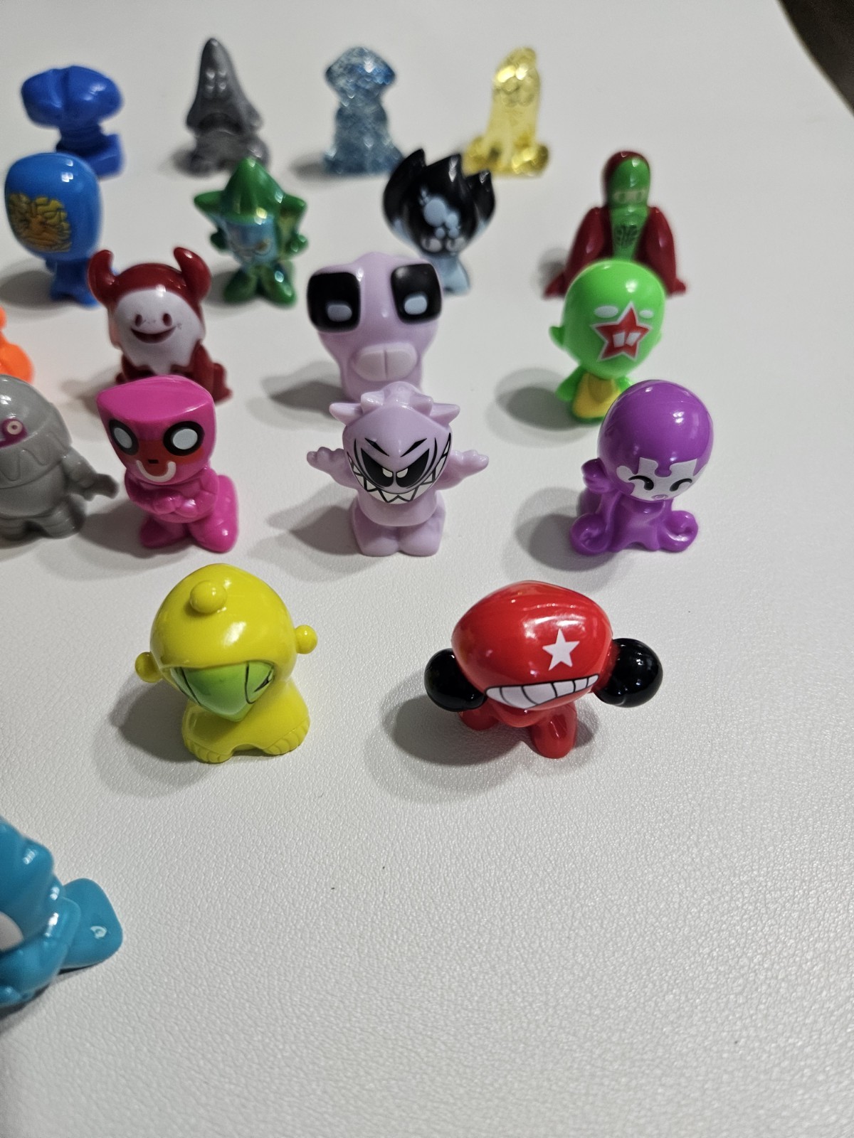 Gogo’s Crazy Bones Large Lot Of 33 Figures Mixed Series Y2K Wanted Vintage