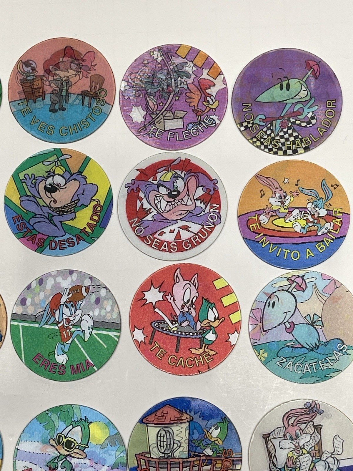 Vintage Set Of “40” LOONEY TUNES HOLOGRAPHIC TAZOS (POGS) /SABRITAS MEXICO 1994