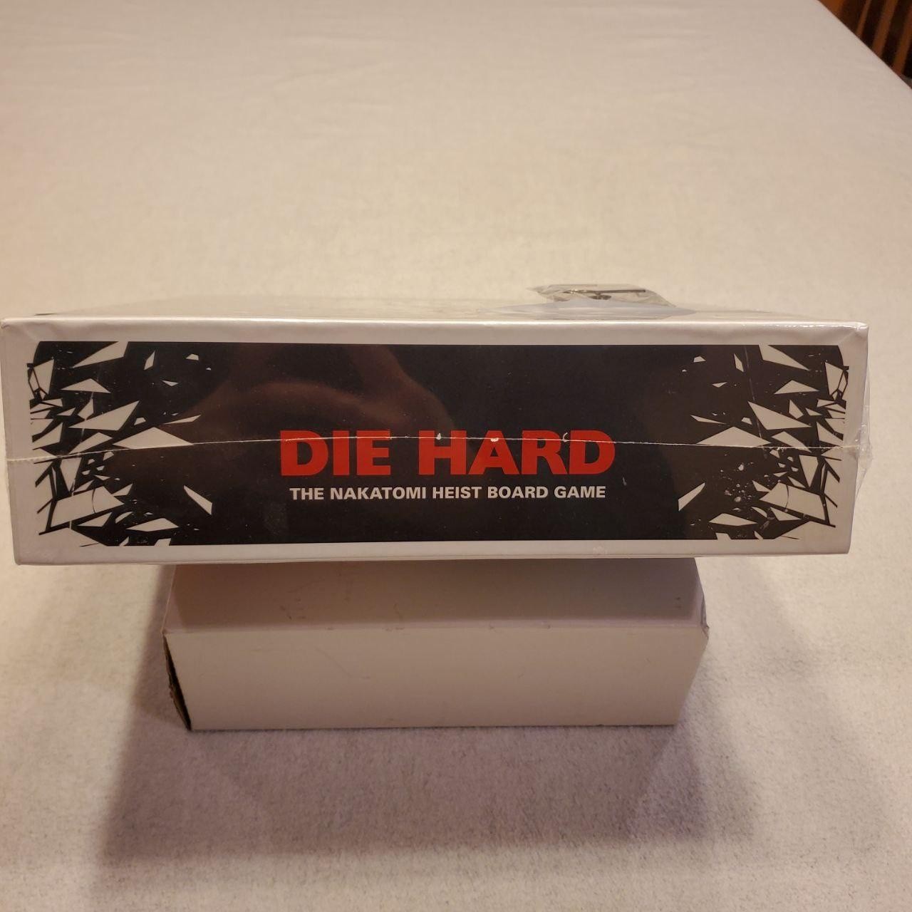 Die Hard Nakatomi Heist Board Game YKYMF Bonus Pin New Sealed Christmas Classic