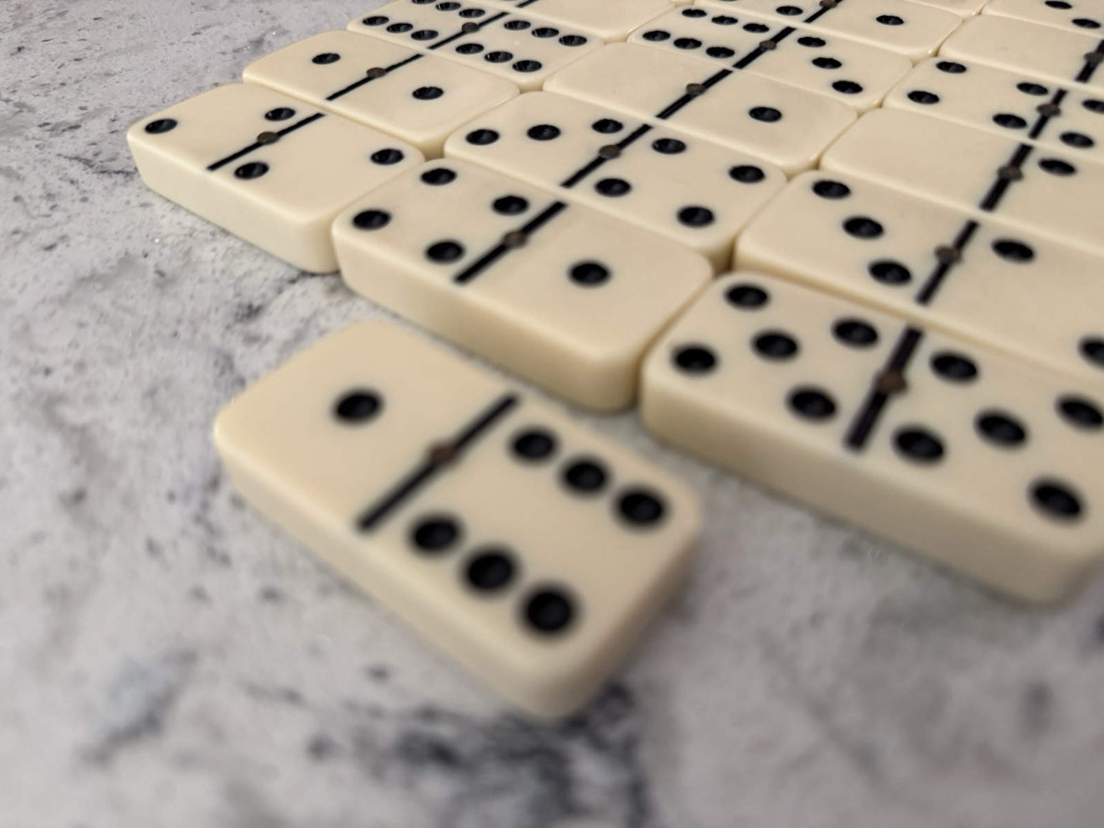 Vintage Taiwan Made – Domino Set In Wooden Box W/28 Domino’s & Playing Card