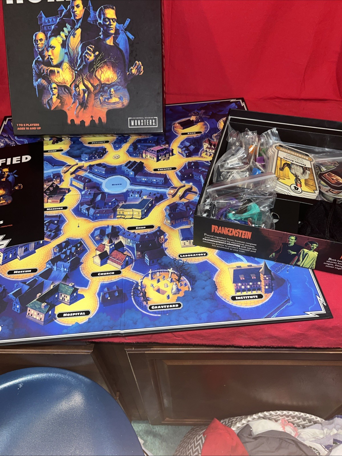 Ravensburger 60001836 Horrified Universal Monsters Strategy Board Game