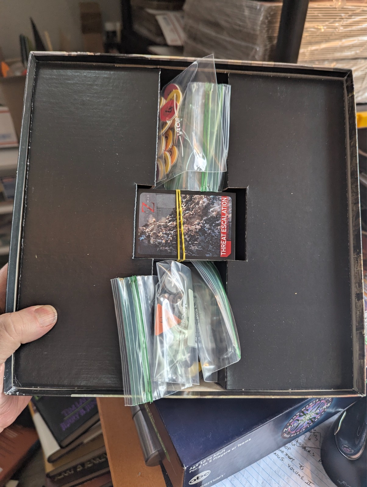 WORLD WAR Z The Game Board Game 100% COMPLETE 2013