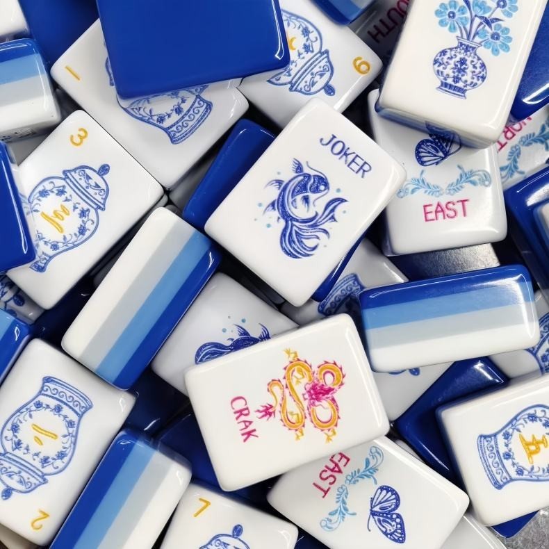 Luxury American Mahjong Set 160 Engraved Acrylic Tiles Blue White Porcelain