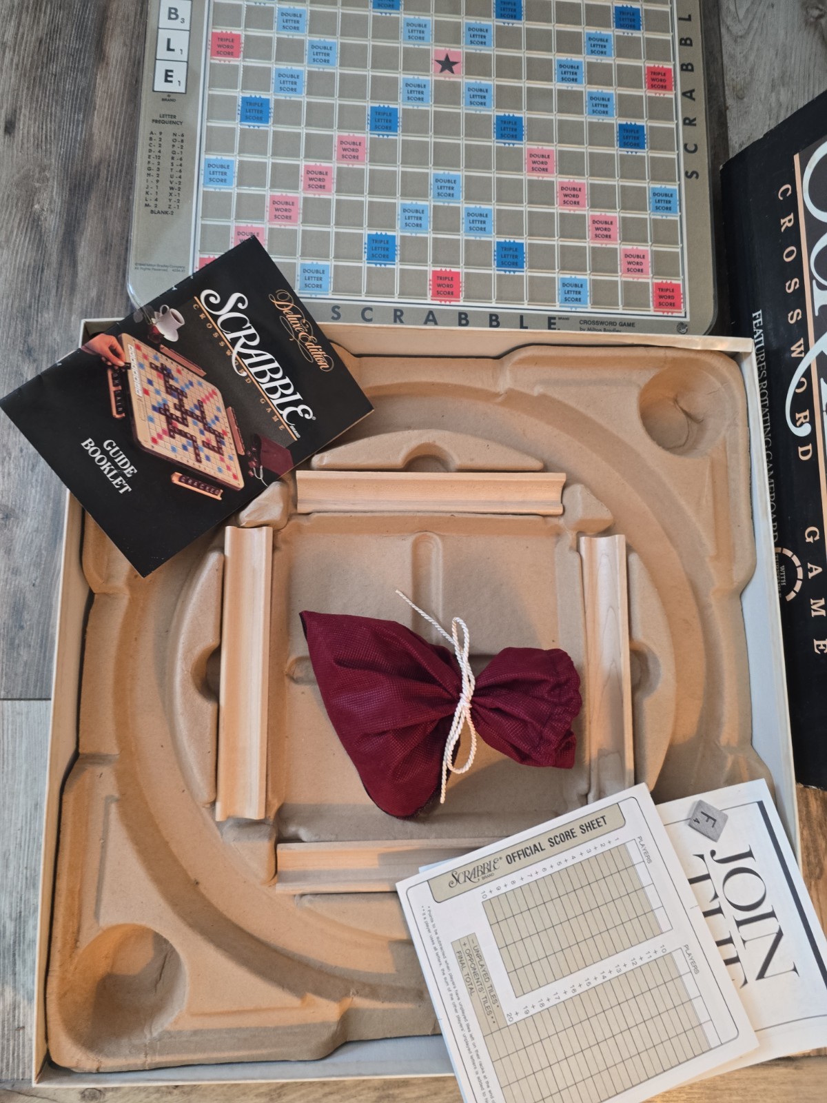 Scrabble Deluxe Edition 4034 1989 Rotating Turntable 100% Complete Mahogany Tile