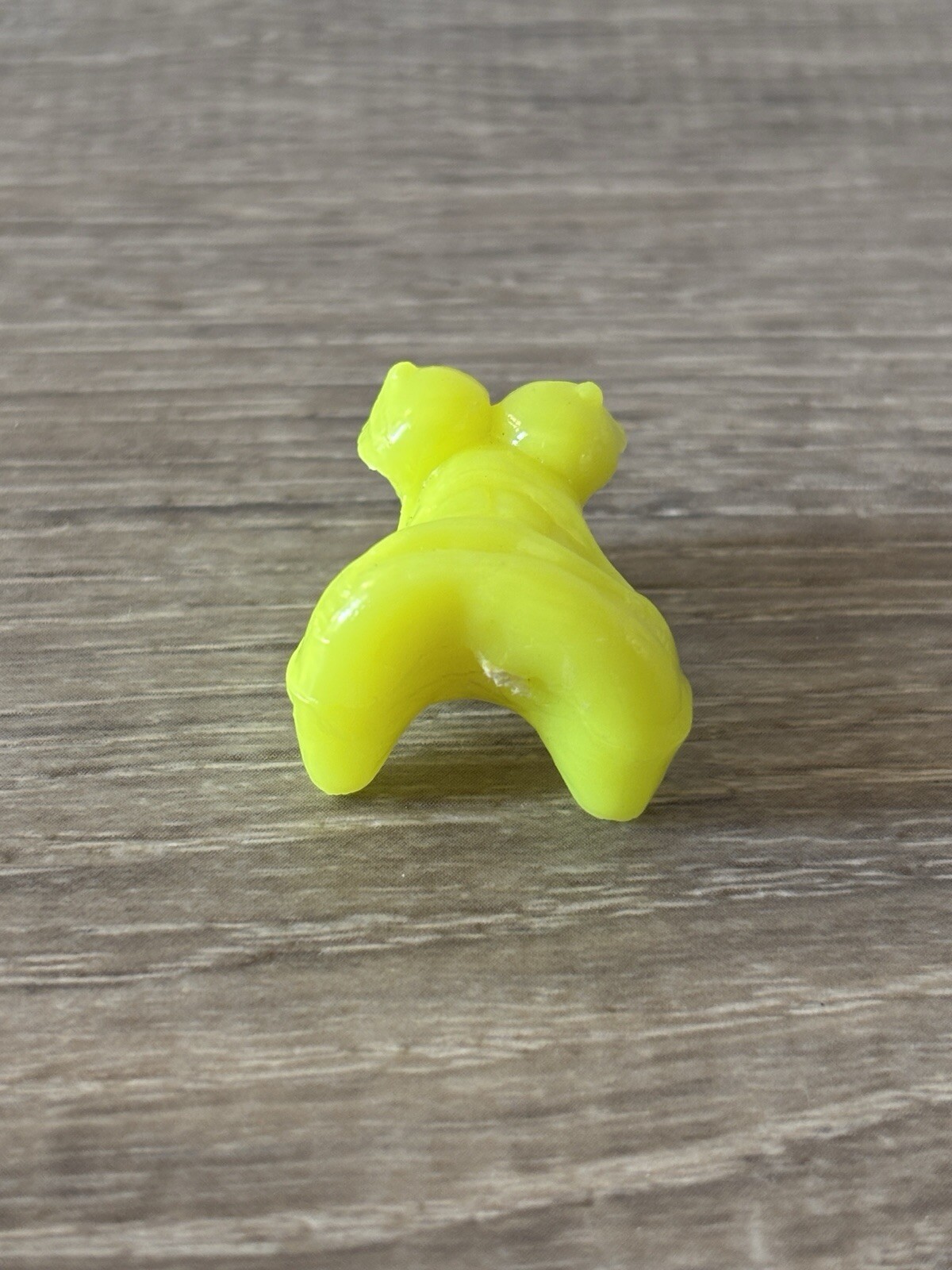 Gogo’s Crazy Bones Classic #16 The Fly in Yellow Color Preowned