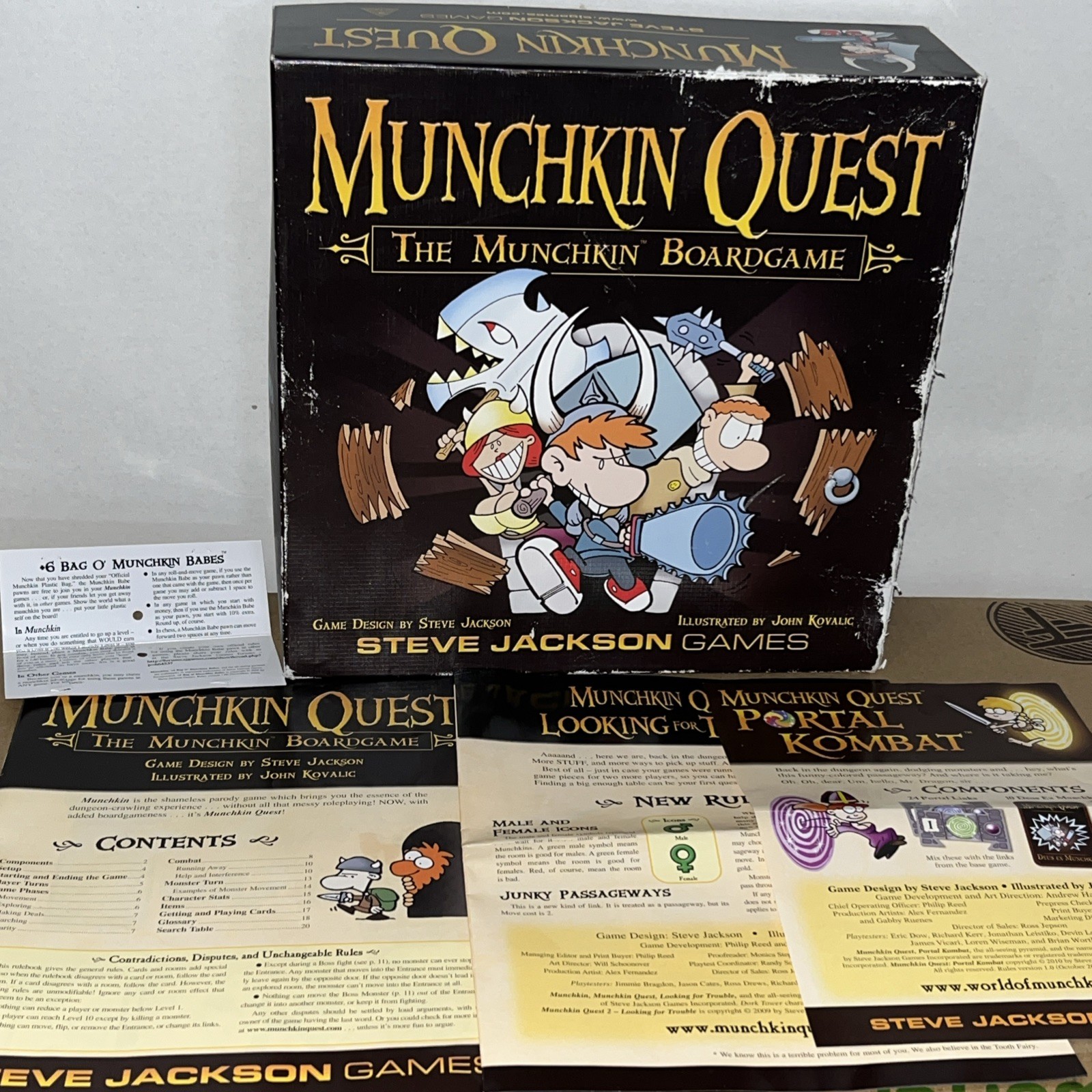 4 In 1 Munchkin Quest + Portal Kombat + Looking For Trouble & Zombies Expansions