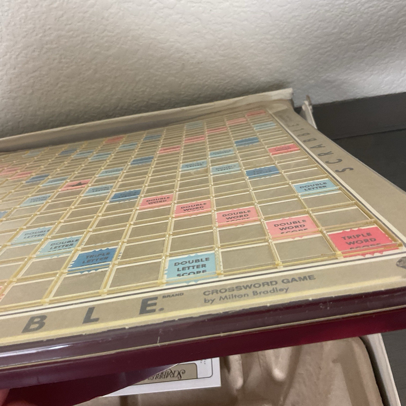 VTG Scrabble Deluxe Edition Rotating Turntable Wood Tiles 1989 MB Incomplete