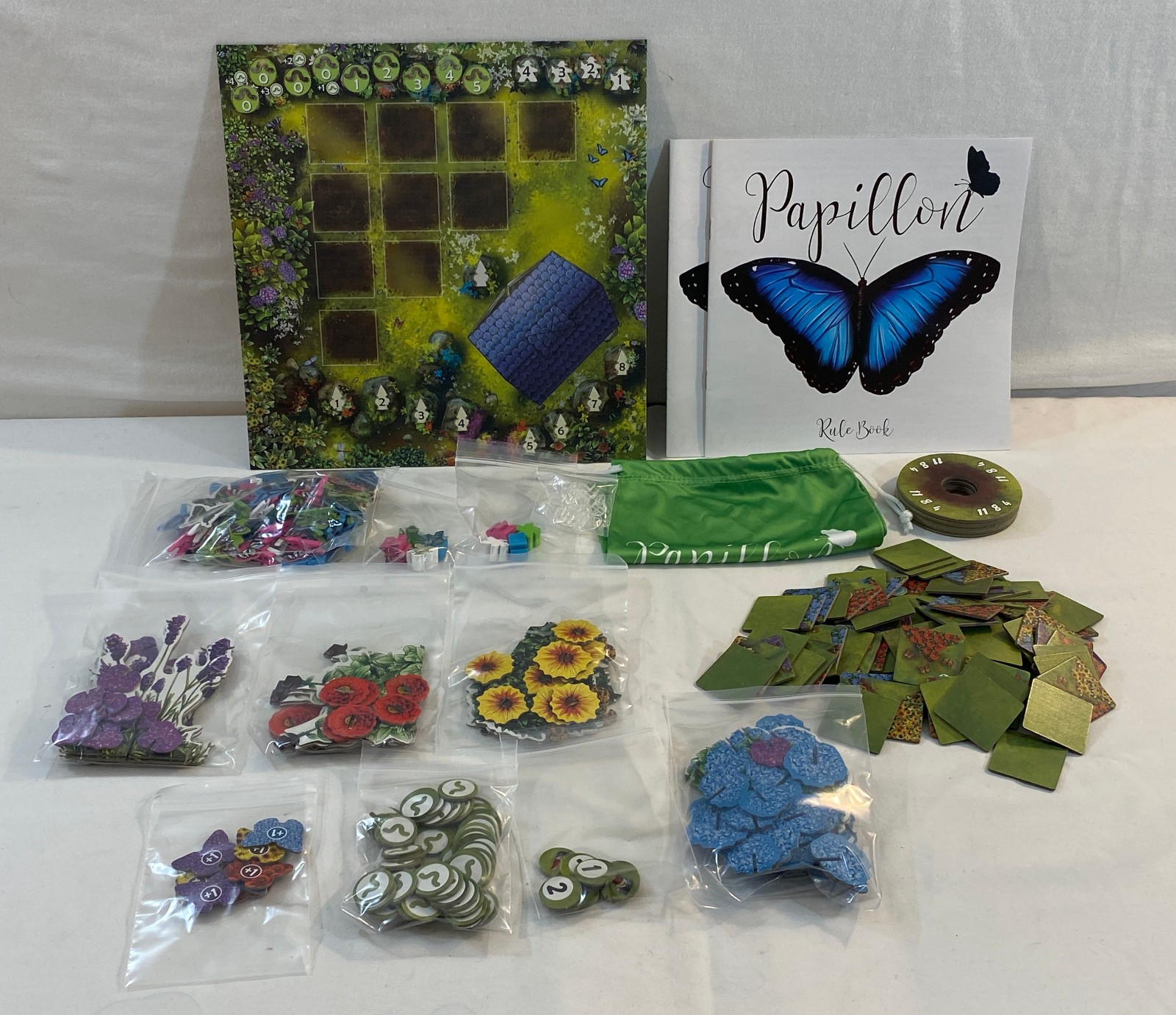 Papillon Board Game Of Butterflies 2020 Kolossal Games EXCELLENT CONDITION