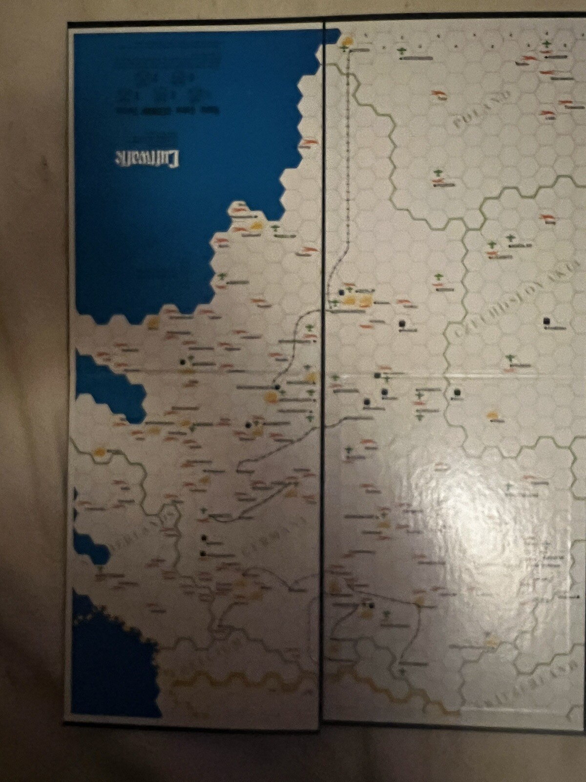 The Avalon Hill Company/Bookcase Game/Luftwaffe/1971