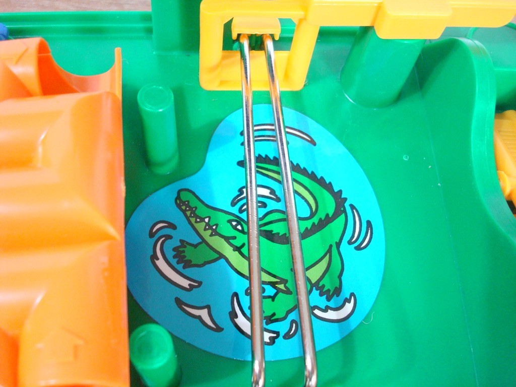 VTG 1991 Snafu Tomy Screwball Scramble Run Yourself Ragged Marble Maze 2 Marbles