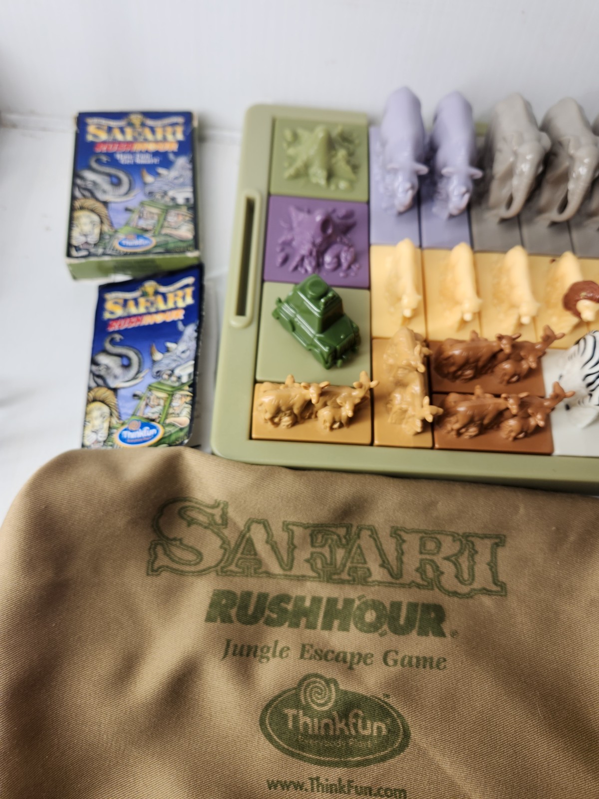 ThinkFun “Safari” Rush Hour Jungle Escape Travel game Logic Puzzle complete