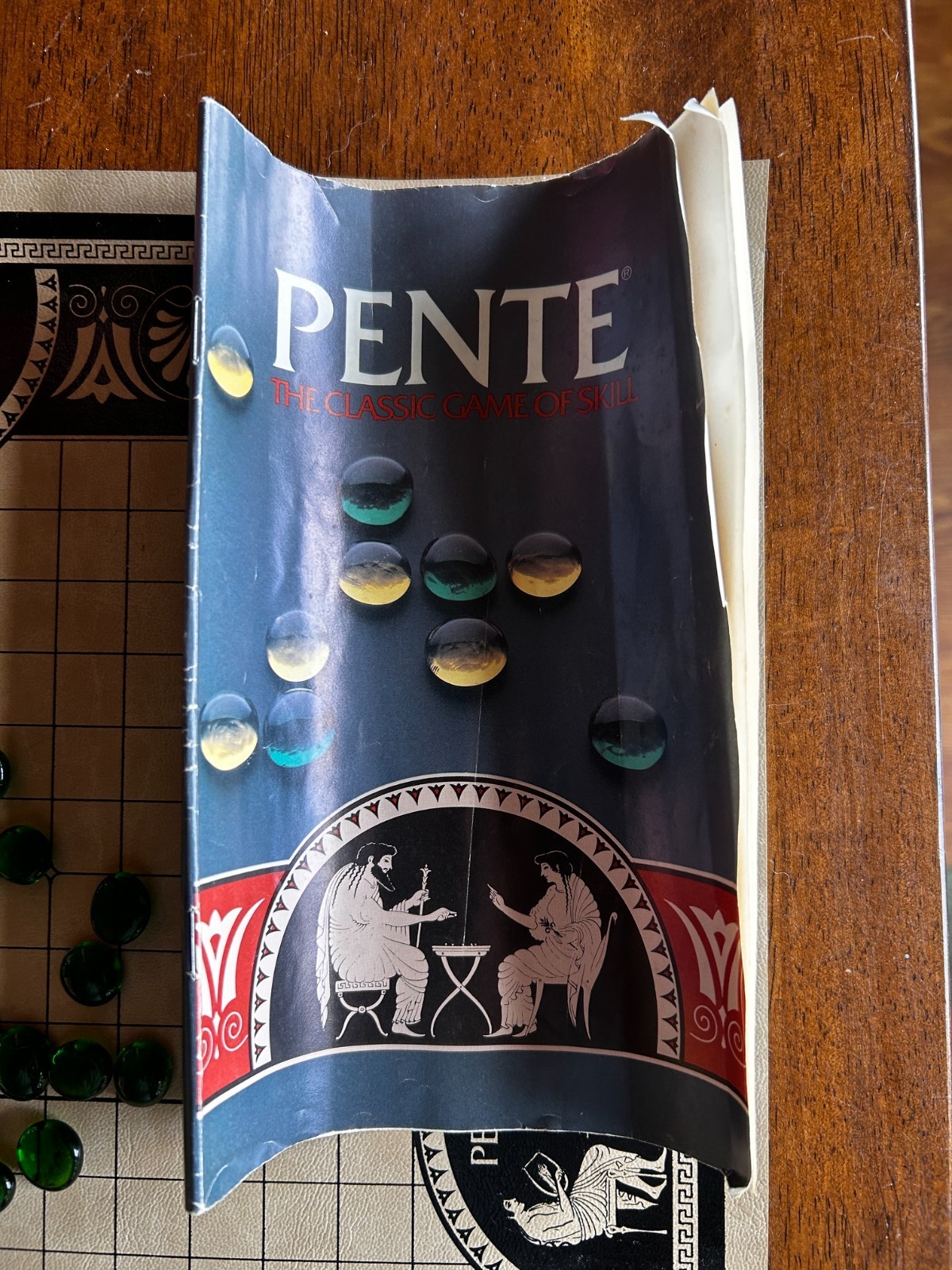 PENTE Strategy Game, Black Tube w/ Roll up Board Purple & Clear Stones 1982