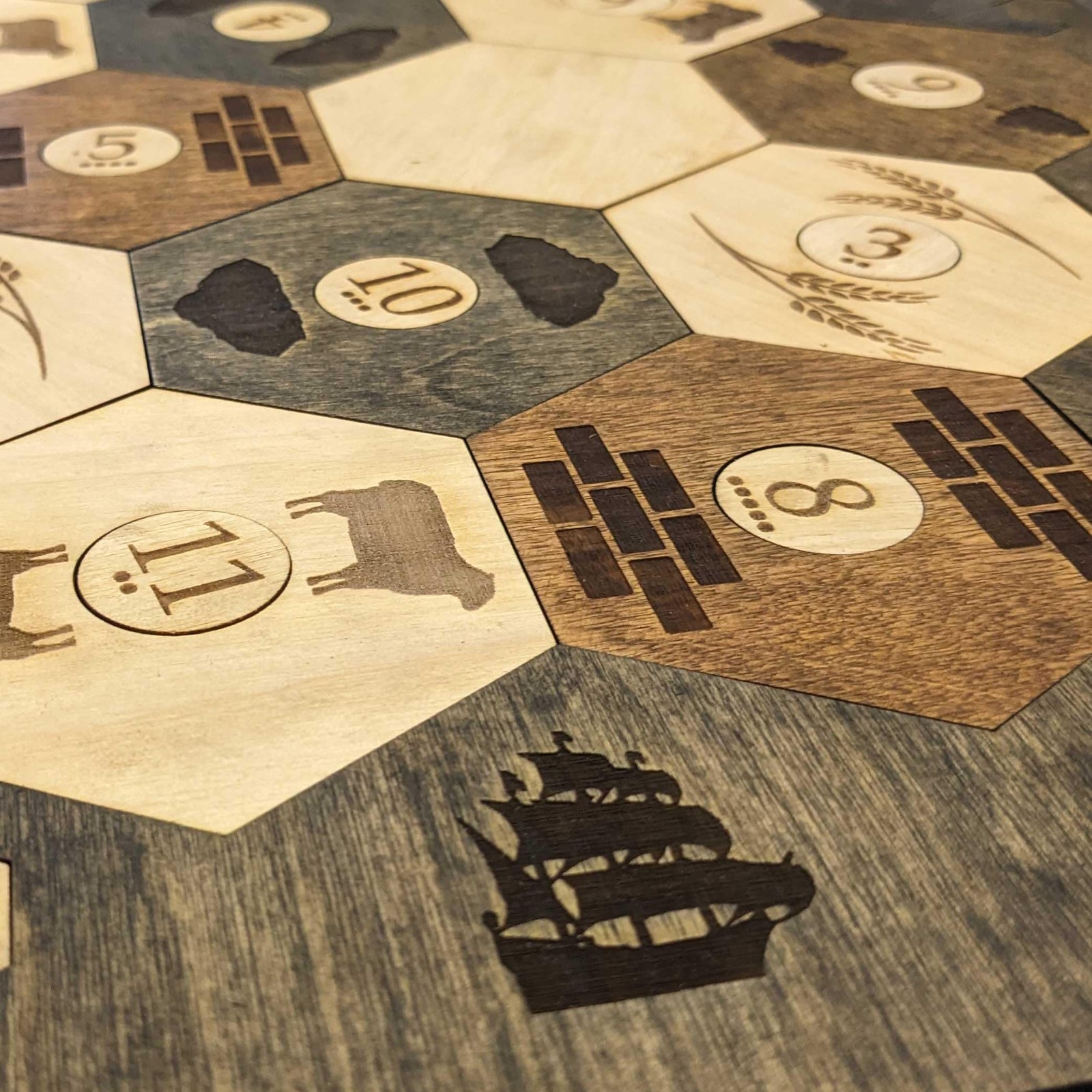 Guytrendz Custom Wood Settler – 2-4 Walnut Settlers Of Catan