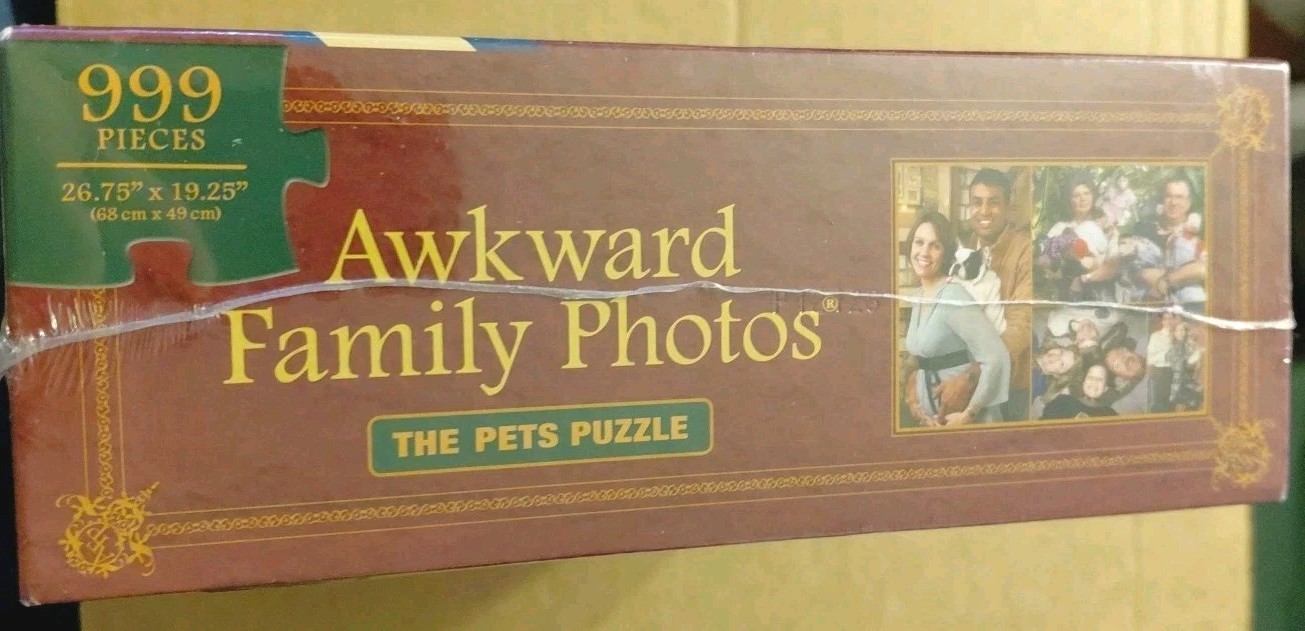 Awkward Family Photos Game Teen-Adult 4-6 Players All Things Equal, Inc Complete