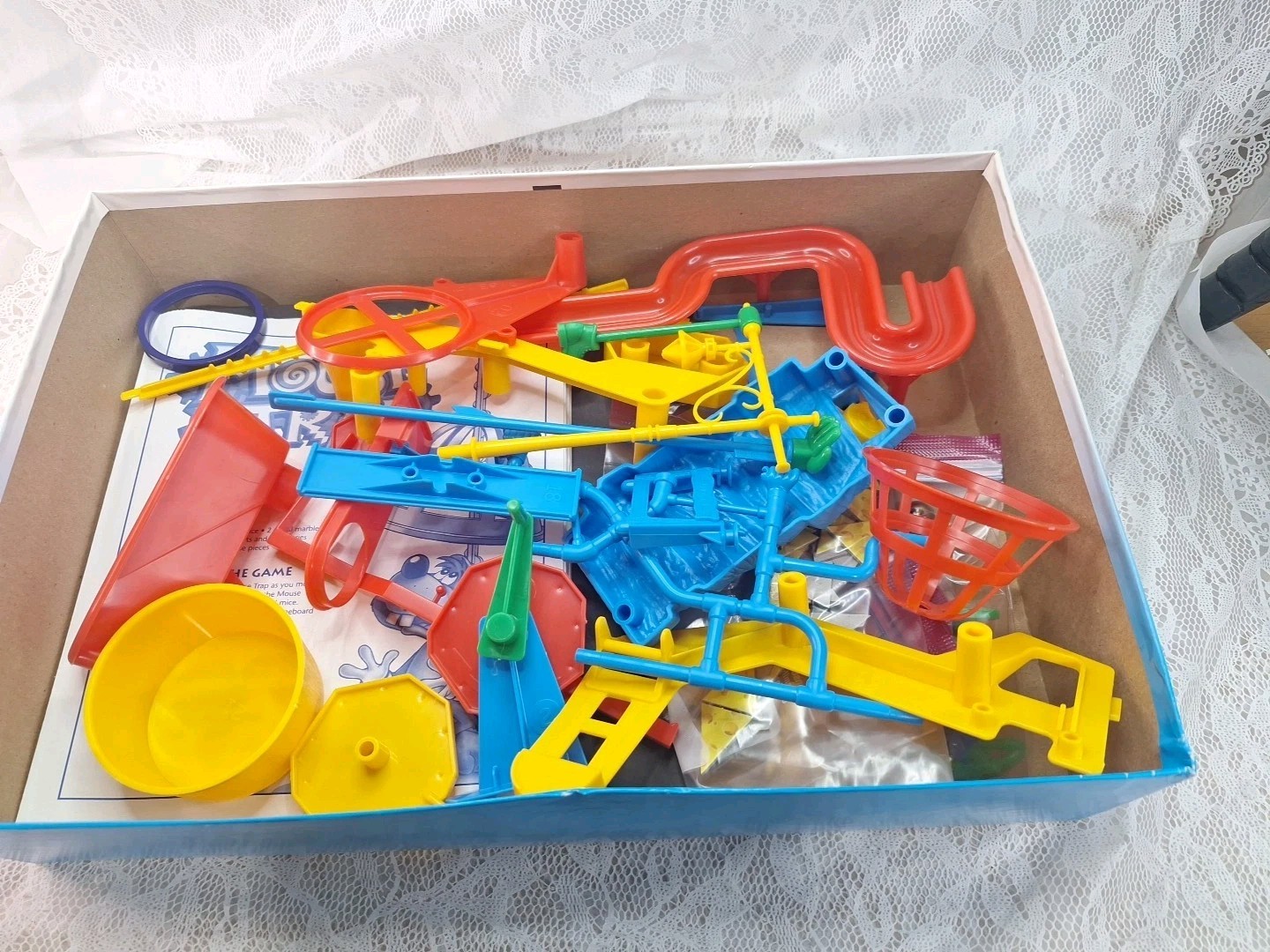 2005 Mouse Trap Board Game by Milton Bradley Complete Clean