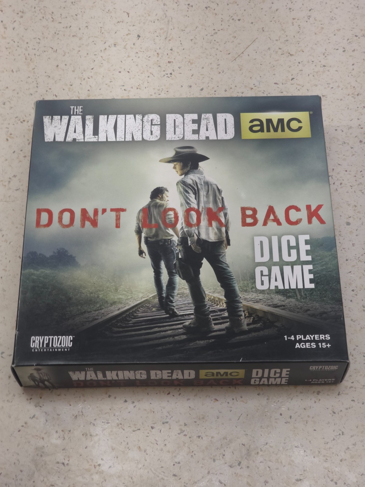 AMC The Walking Dead Don’t Look Back Dice Game Zombie Horror Board Game -New
