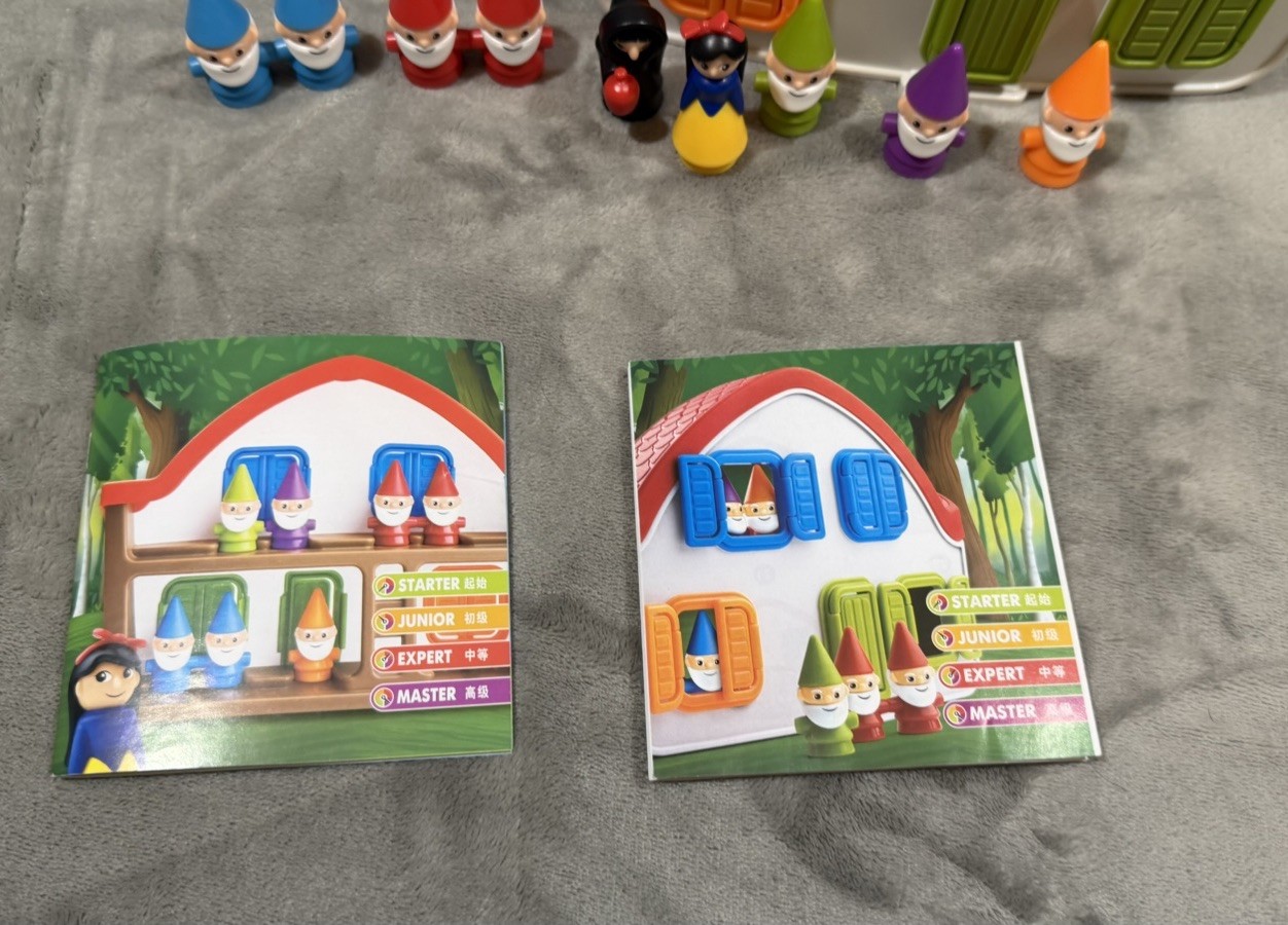 Snow White Deluxe Puzzle Game Smart Games 48 Challenges Ages 4-7 Chinese Version