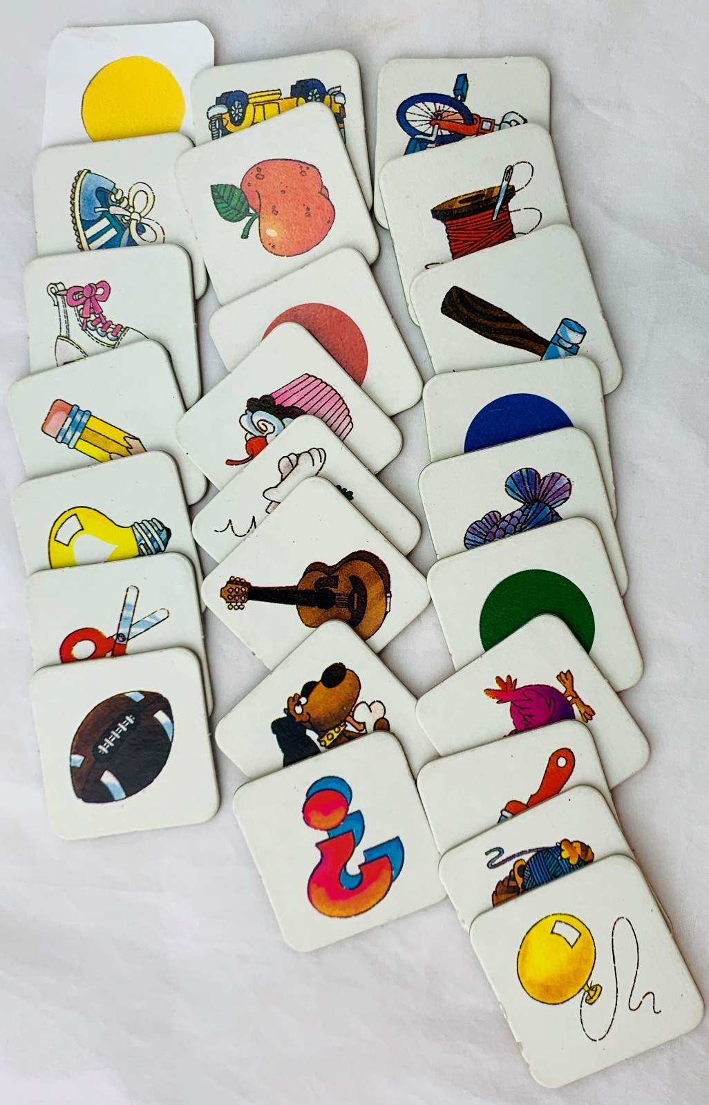 1986 Match & Move Memory Game Milton Bradley Complete in Great Cond FREE SHIP