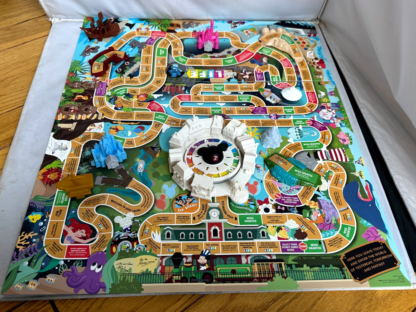 The Game of Life Disney Parks Theme Park Edition 2020 Parks COMPLETE RARE