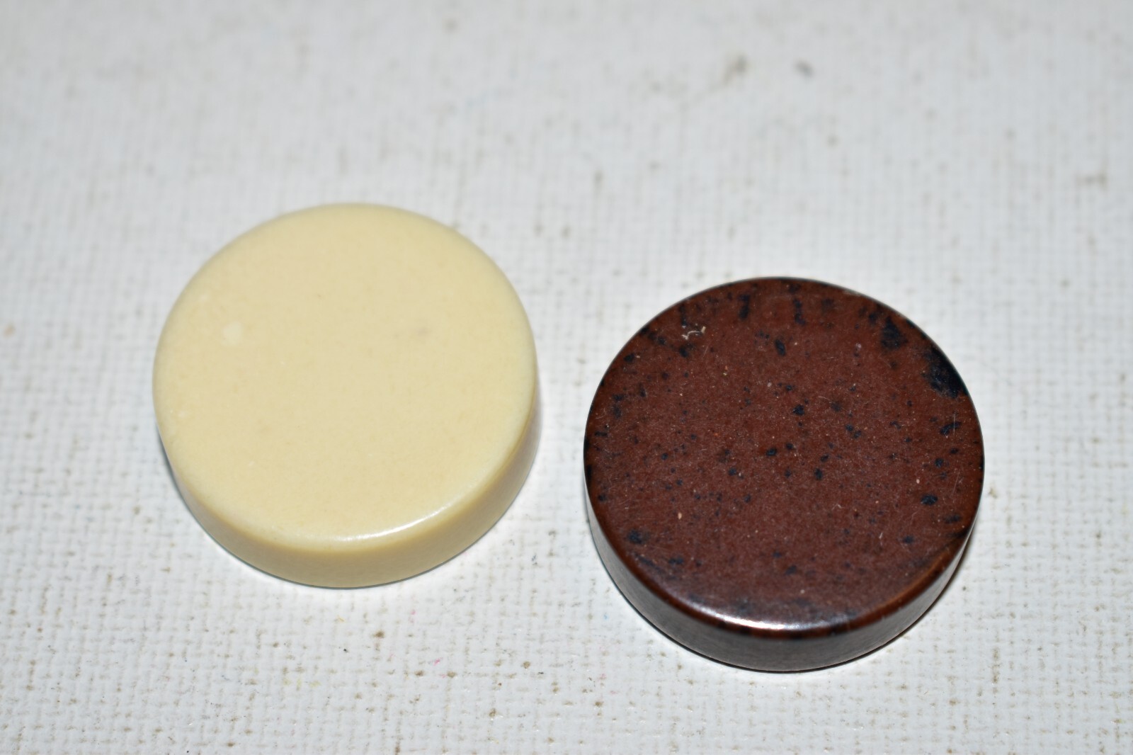 CARDINAL BACKGAMMON White/Brown Game Chips Ivory Speckled – Replacement Parts