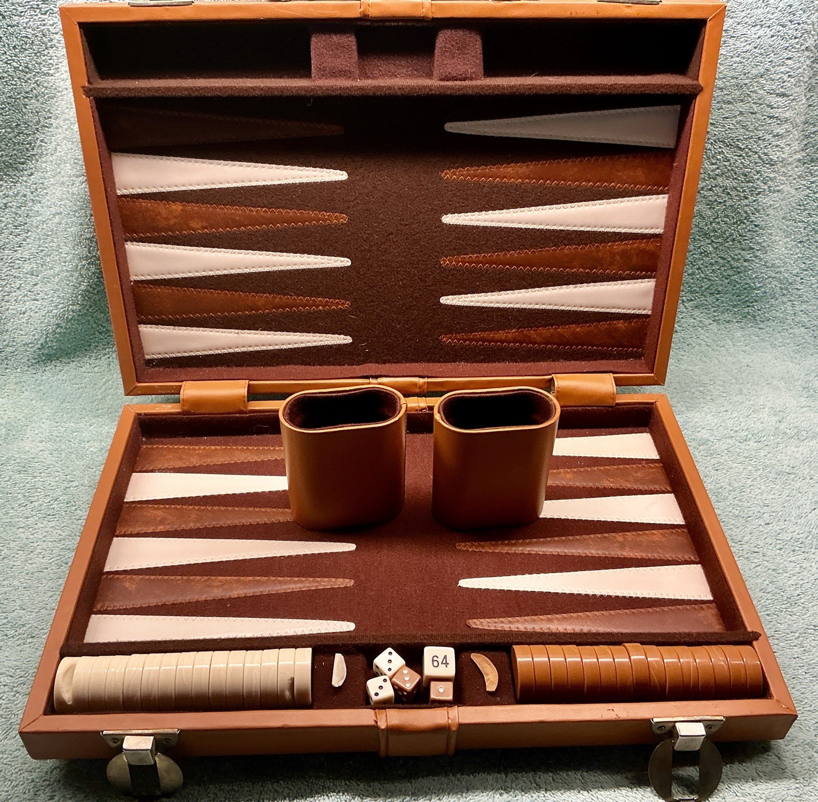 Vintage Backgammon Game Set in Faux Leather Case by Reiss Games Inc.