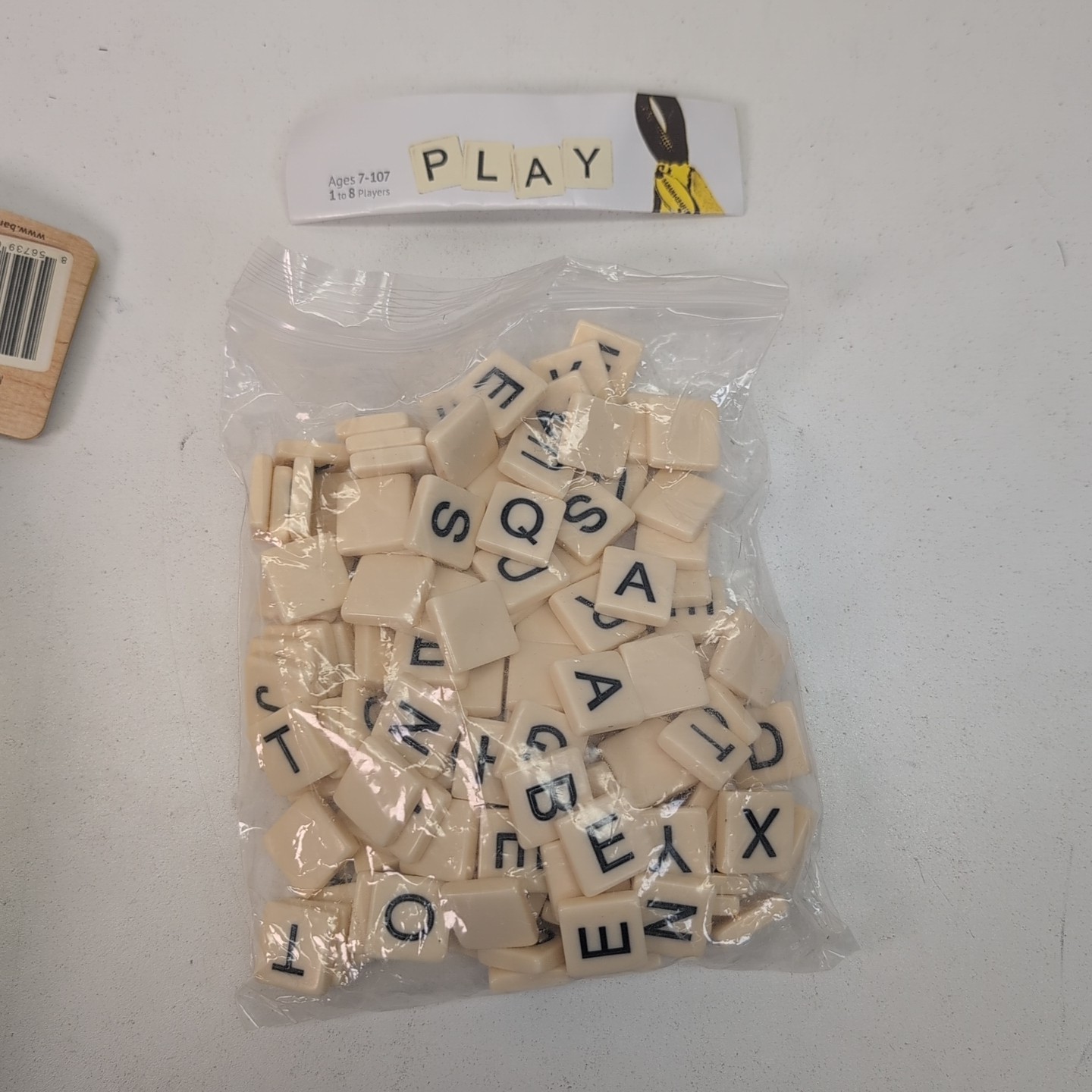 NEW NWT Bananagrams Crossword Family Fun Game Night Tile Word Play COMPLETE