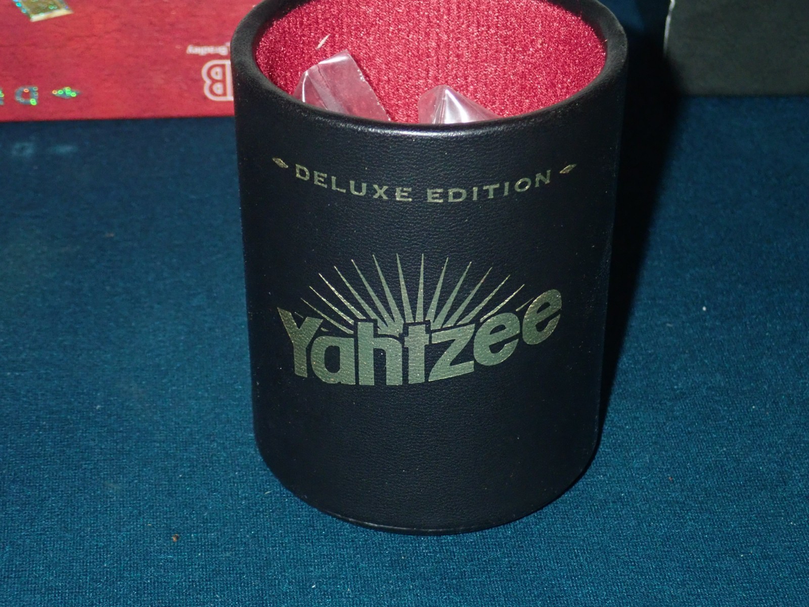Yahtzee Deluxe Edition 1997 Gold Dice