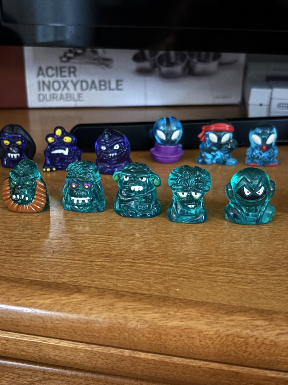 Gogo’s Crazy Bones – Aliens & Monsters Lot of 49