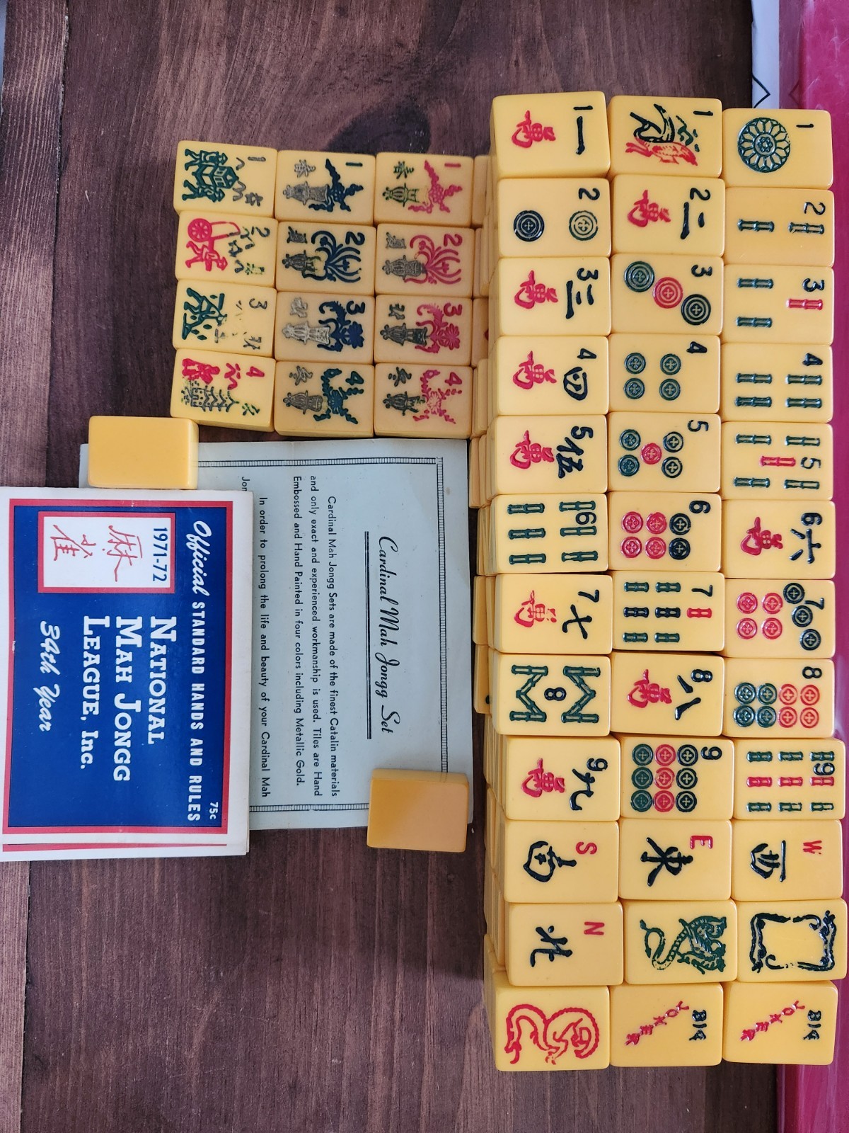 Vintage Mah Jongg Set Tiles Racks Green Case