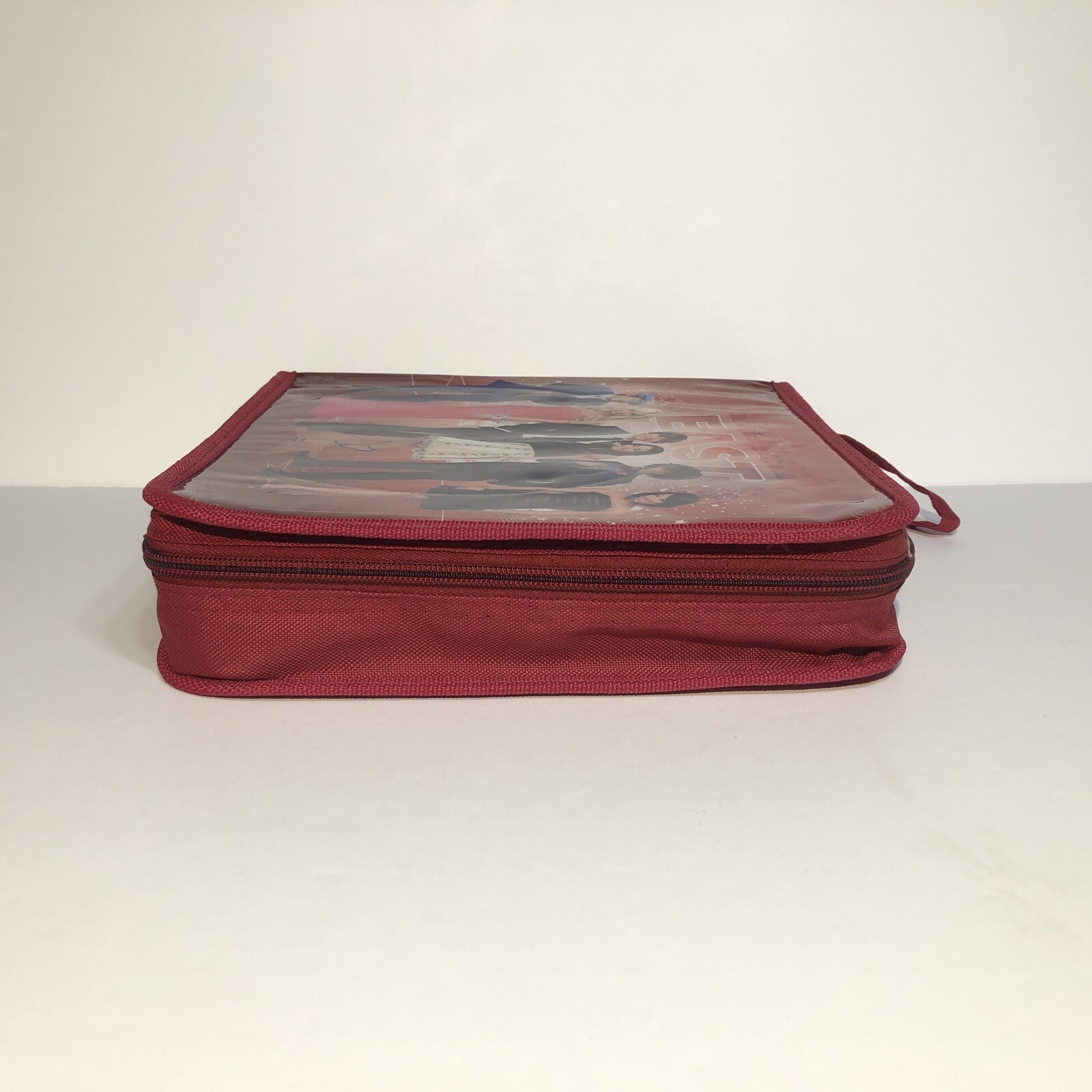 Disney High School Musical 3 Senior Year Board Game in Zipper Case w/ CD songs!
