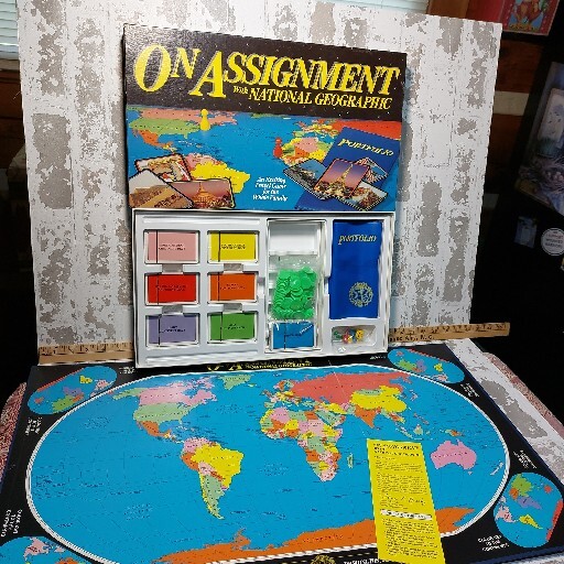 1990 National Geographic ON ASSIGNMENT Board Game in Original Box & Complete