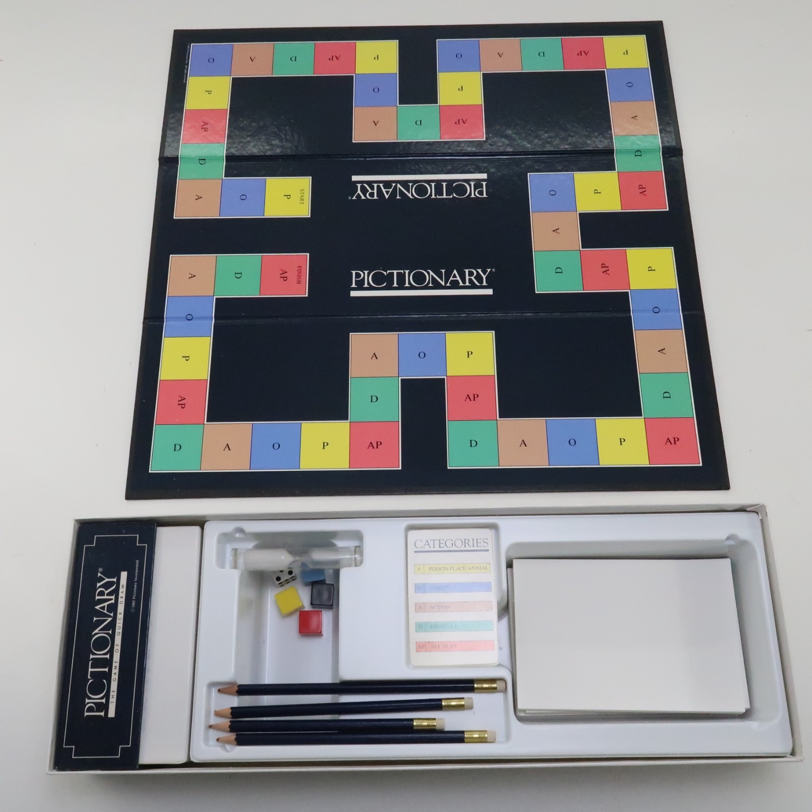 1985 Pictionary First Edition Board Game, 3 to 16 players Ready to play Complete