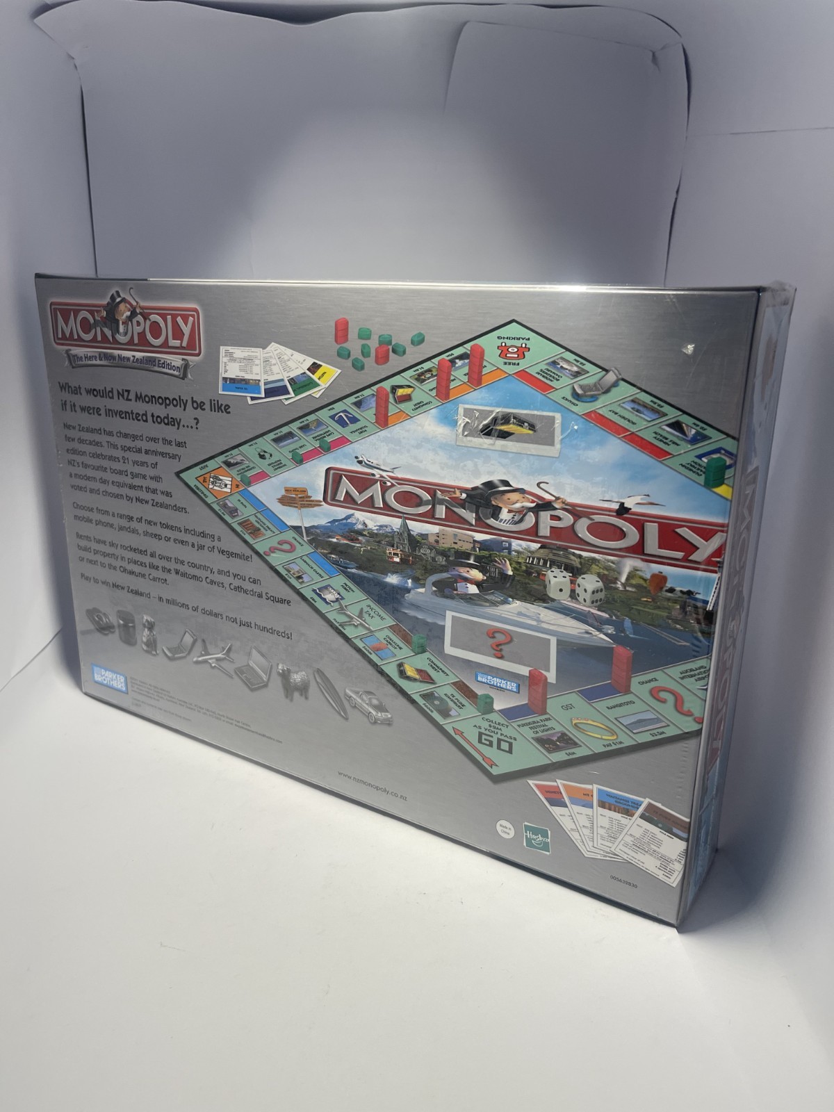 Monopoly Here & Now New Zealand Edition Board Game Parker Brothers New & Sealed
