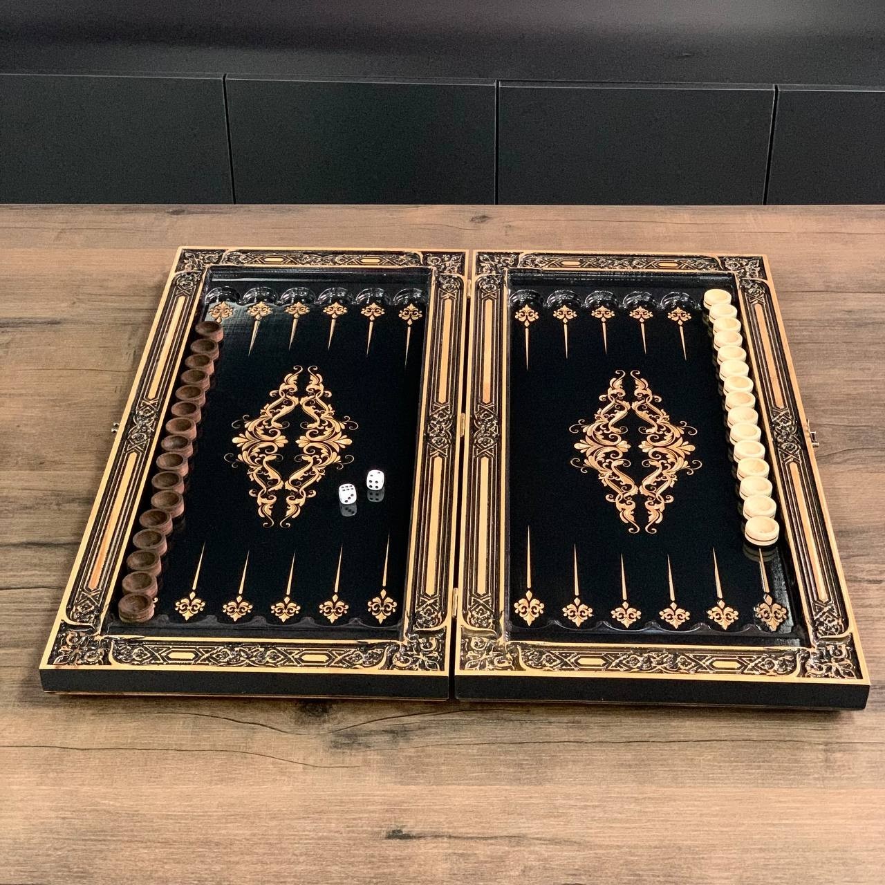 Luxury Wood Backgammon Set Lion Design Handmade Maple Wood Custom Gift 24″