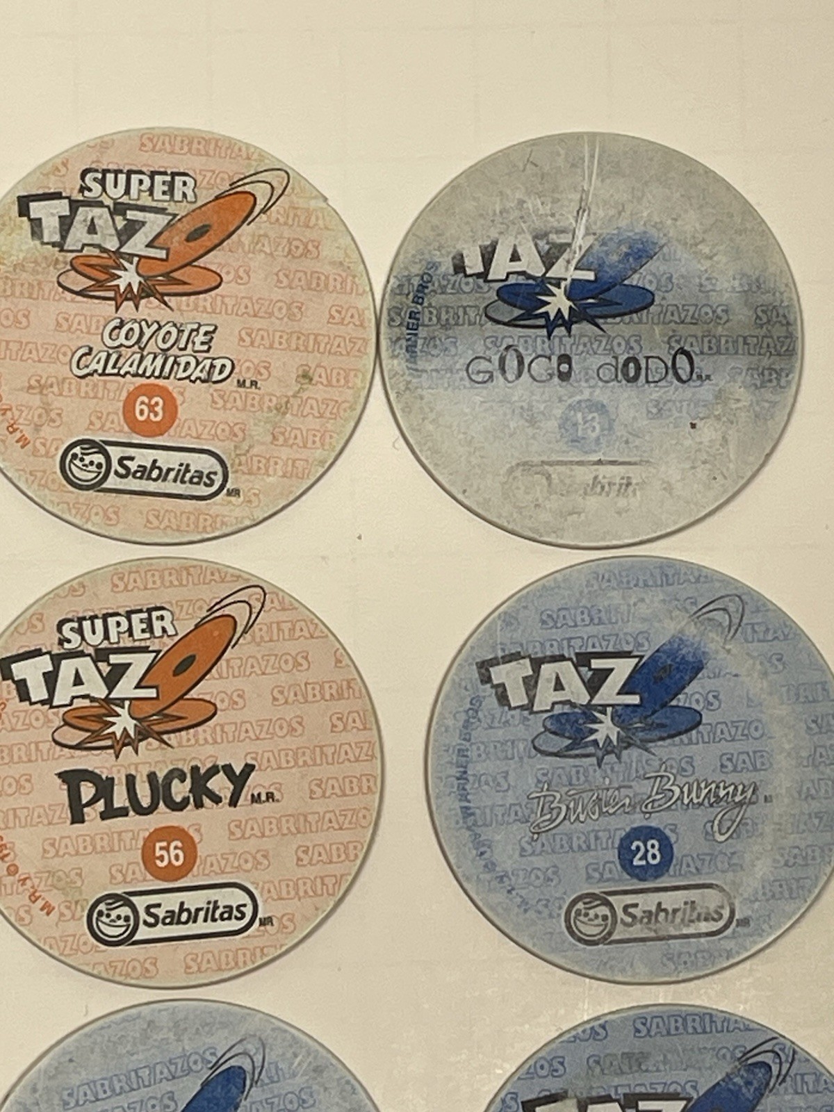 Vintage Set Of “40” LOONEY TUNES HOLOGRAPHIC TAZOS (POGS) /SABRITAS MEXICO 1994