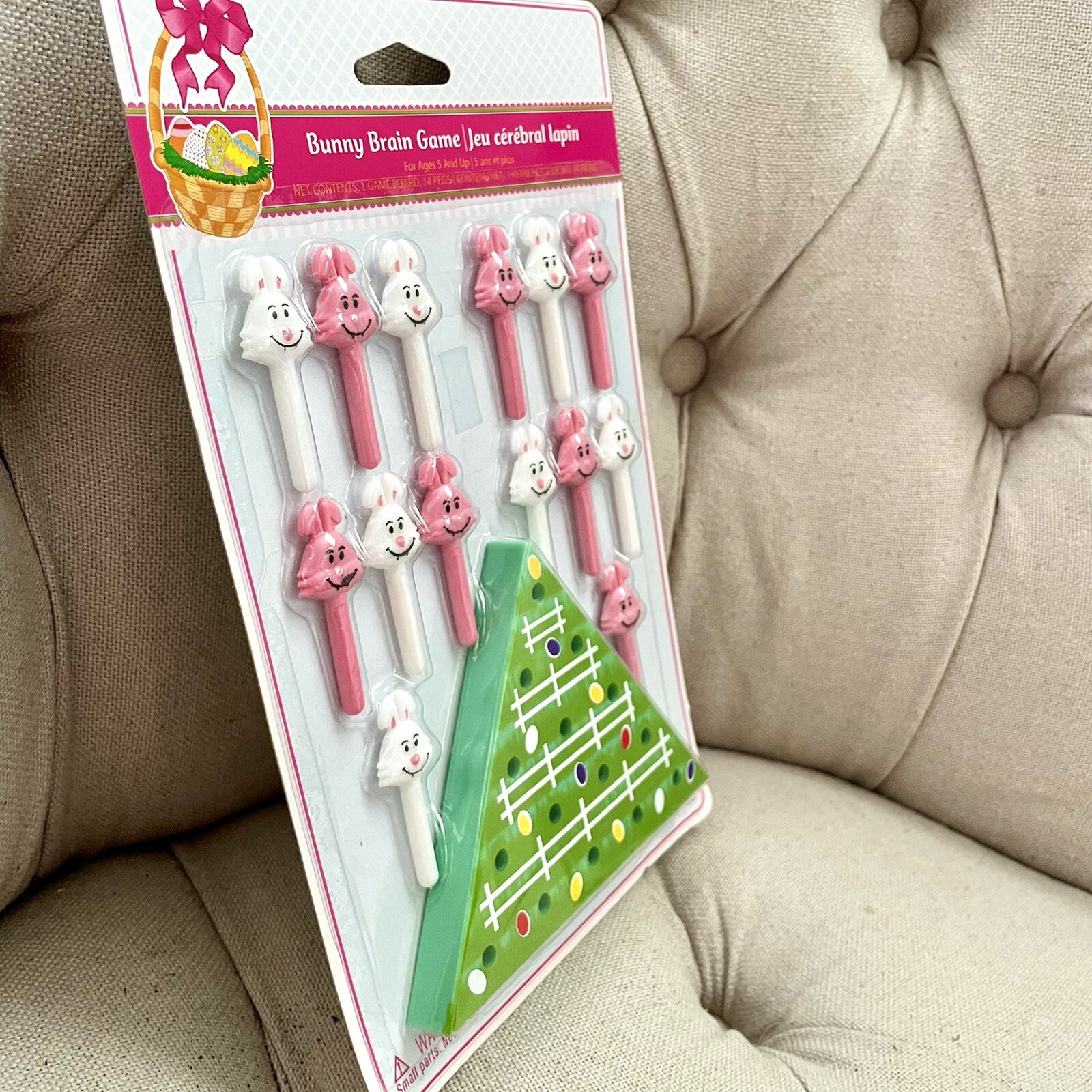 NEW Kids Game Bunny Brain Easter Bunny Hop Game Peg Board Game Vintage Game