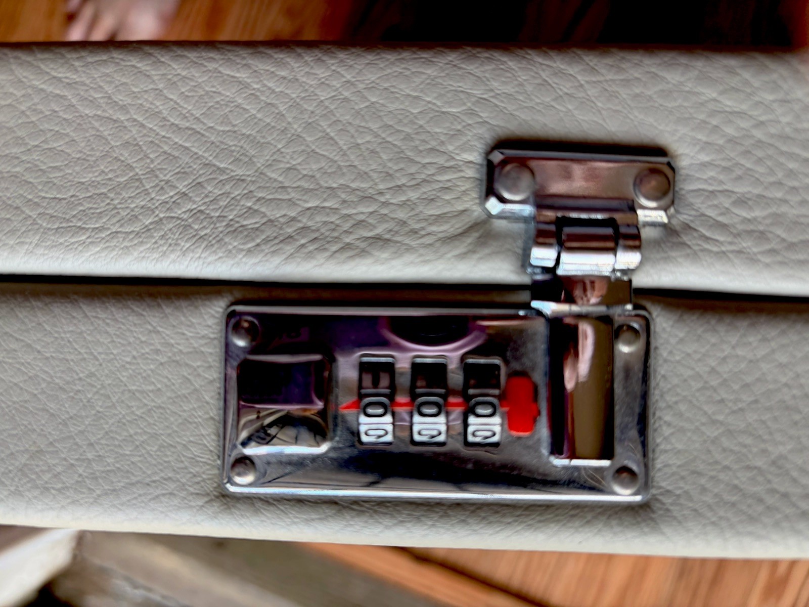 Gammoner Backgammon Board No. 1190 Gray Case Combination Lock 25X15.5X3 inches.