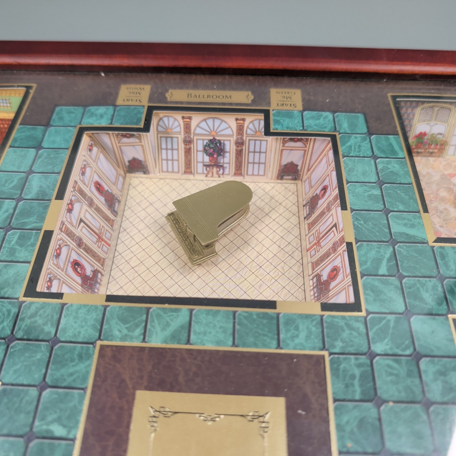 Clue Premier Collector’s Edition Restoration Hardware 3D Wooden Board Game 2007