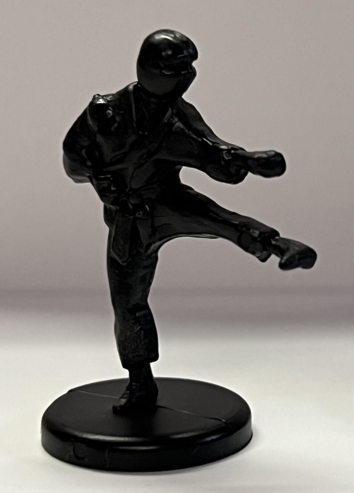 Vintage 1985 BRUCE LEE/ GREEN HORNET- 6 Set COLORED GAME PAWN PIECES UNIQUE RARE