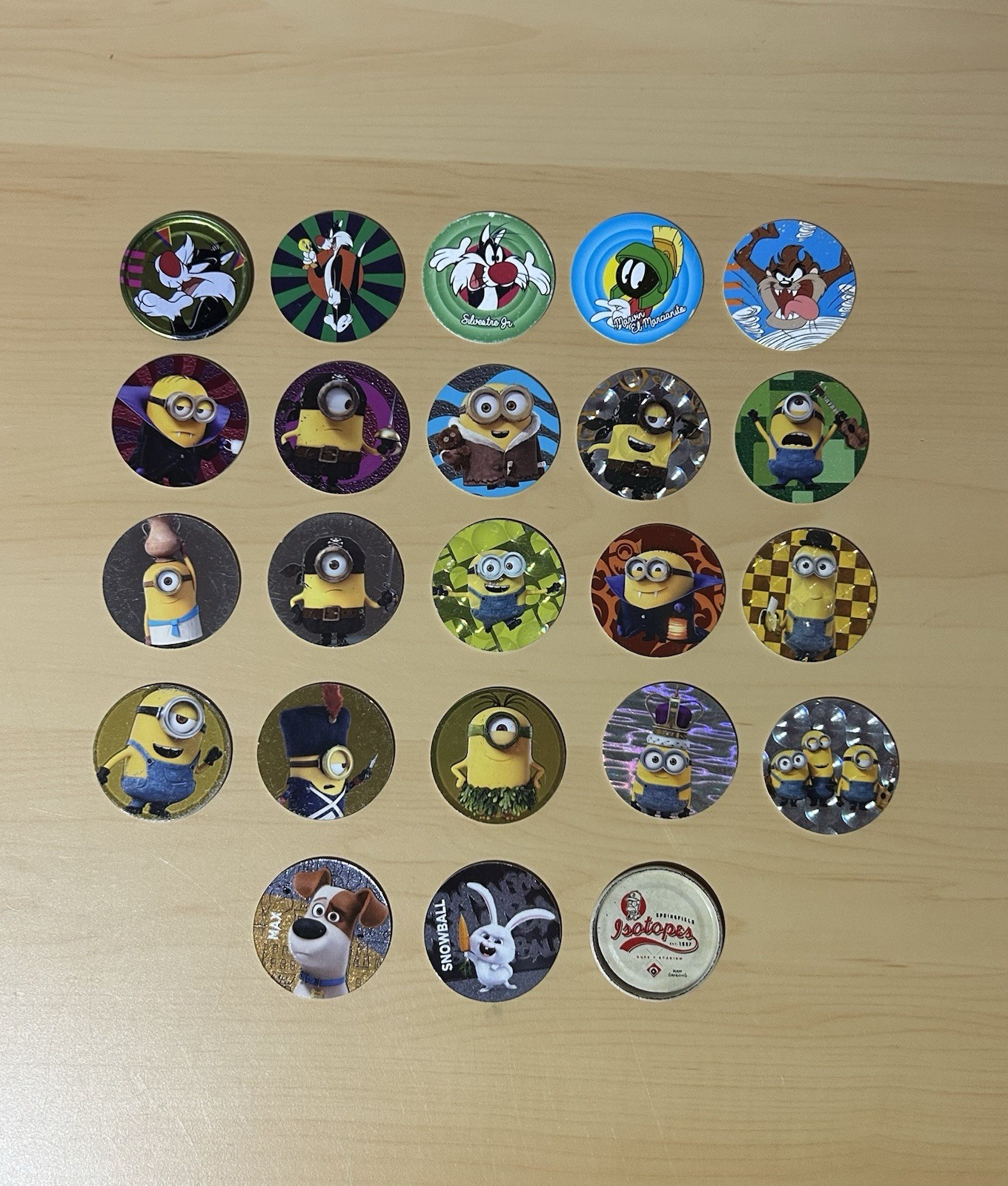 Lot of 23 Tazos Pogs Looney Toons Minions Pets Simpsons Sabritas