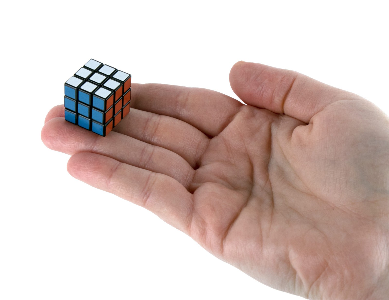 World’s Smallest RUBIKS CUBE 3×3 Puzzle (3/4 INCH)