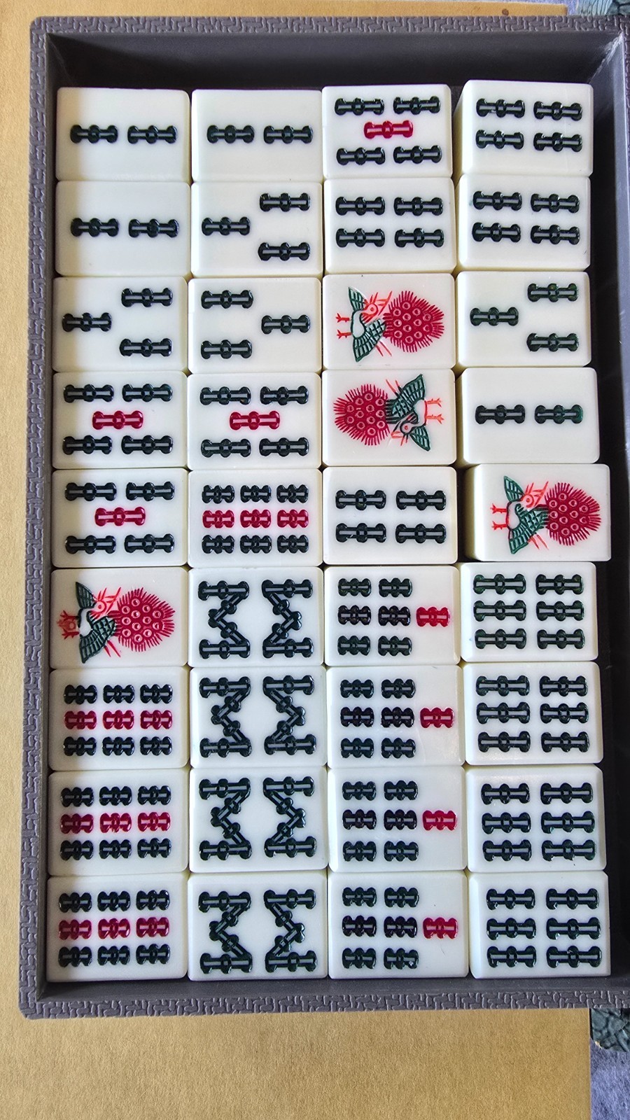 Vintage Japanese SHOWA ERA MAHJONG Set in OG Case Bamboo Backings w/ Pieces