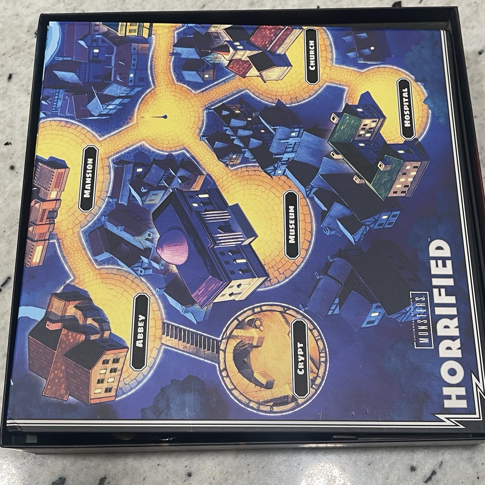 Ravensburger 60001836 Horrified Universal Monsters Board Game – Complete