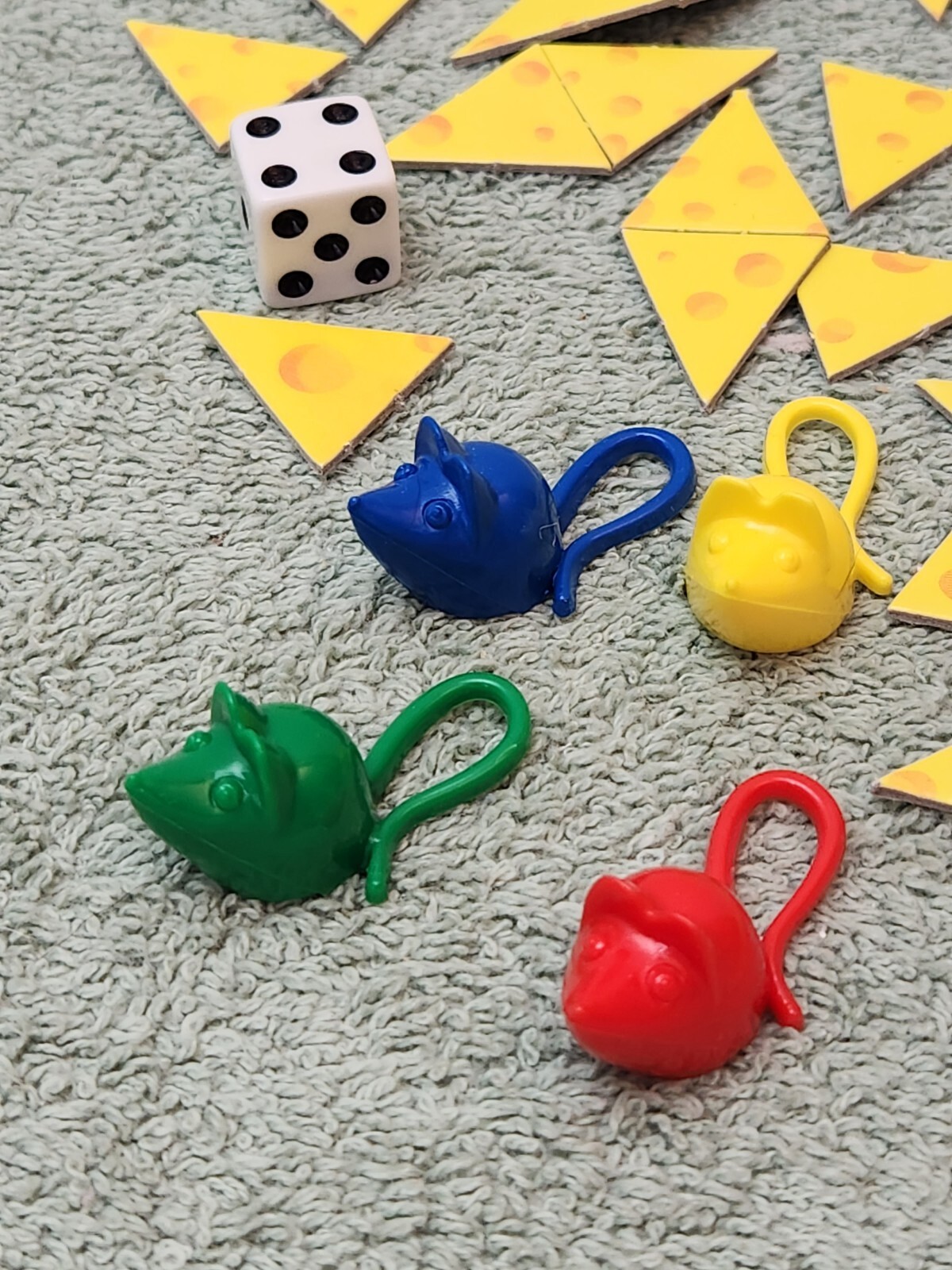 1999 Mouse Trap Game Replacements Pieces. Dice, 4 Mice & Cheese Triangles.