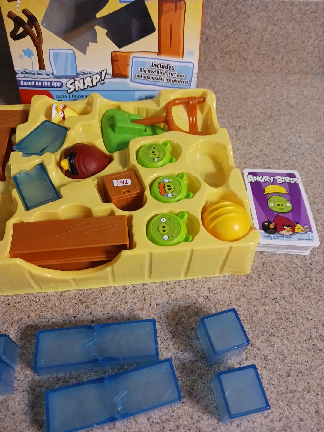 Mattel ANGRY BIRDS On Thin Ice Board Game 95% Complete MISSING 1 HAT AND INSTRUC