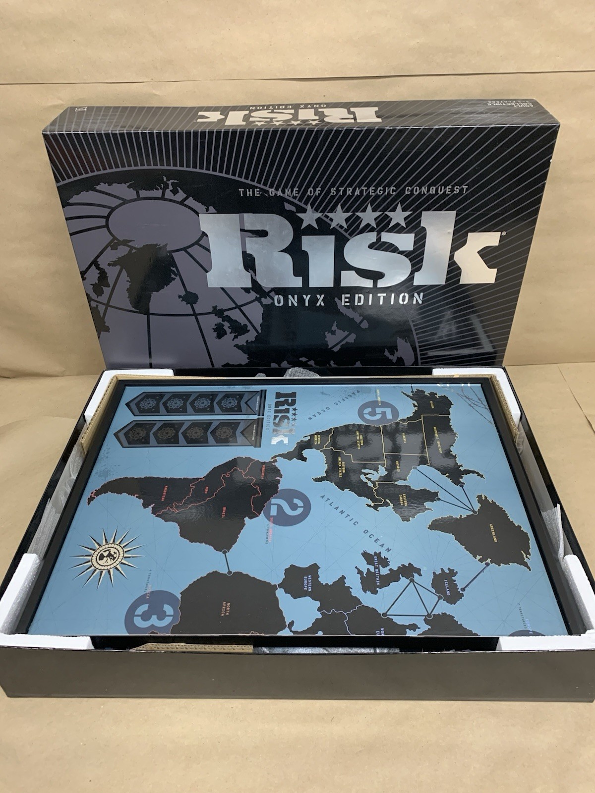 2009 Risk Onyx Edition Strategy Board Game Exclusive Barns & Noble 100% Complete