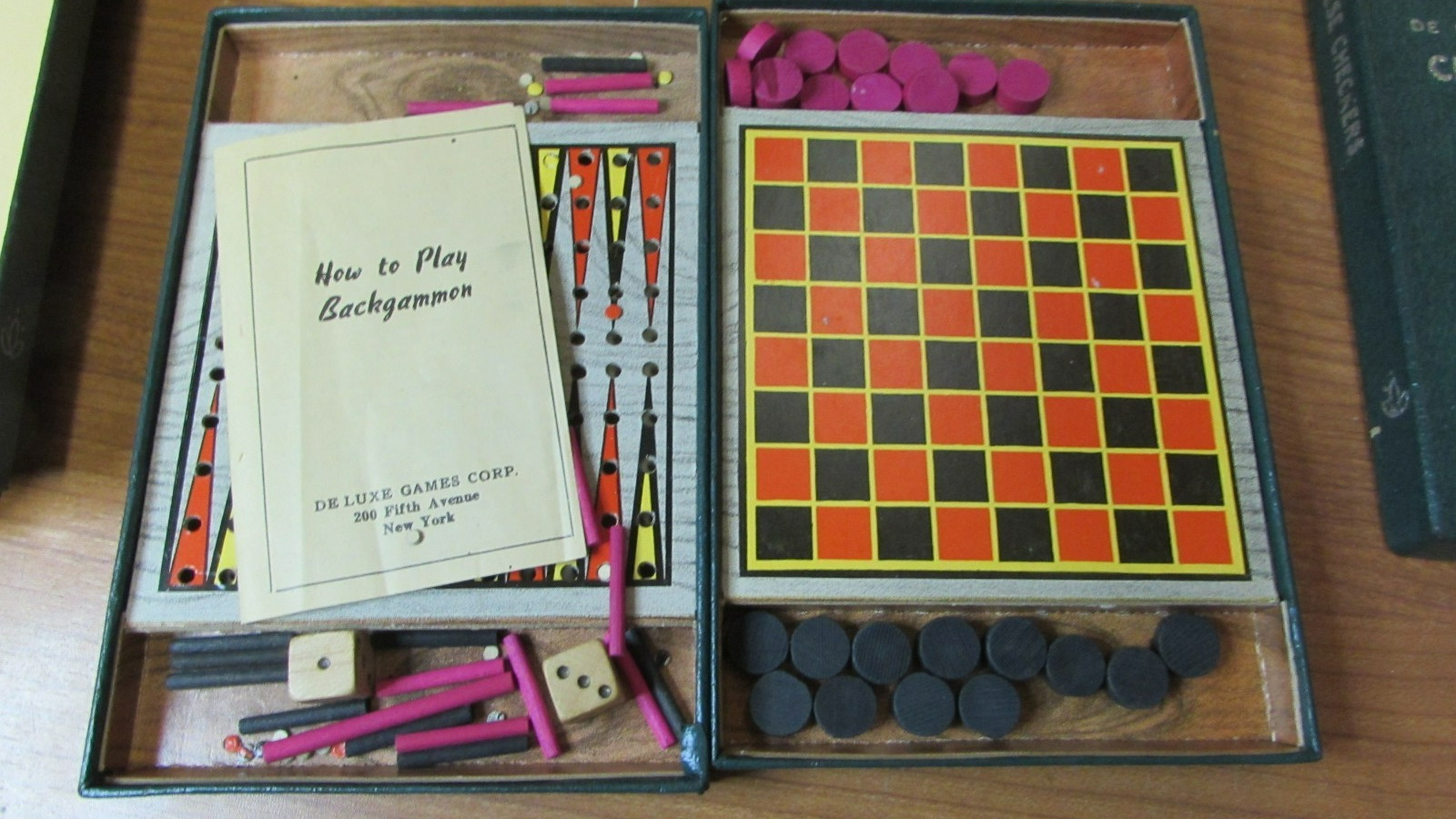 Vintage De Luxe Games Bookshelf games Album 1